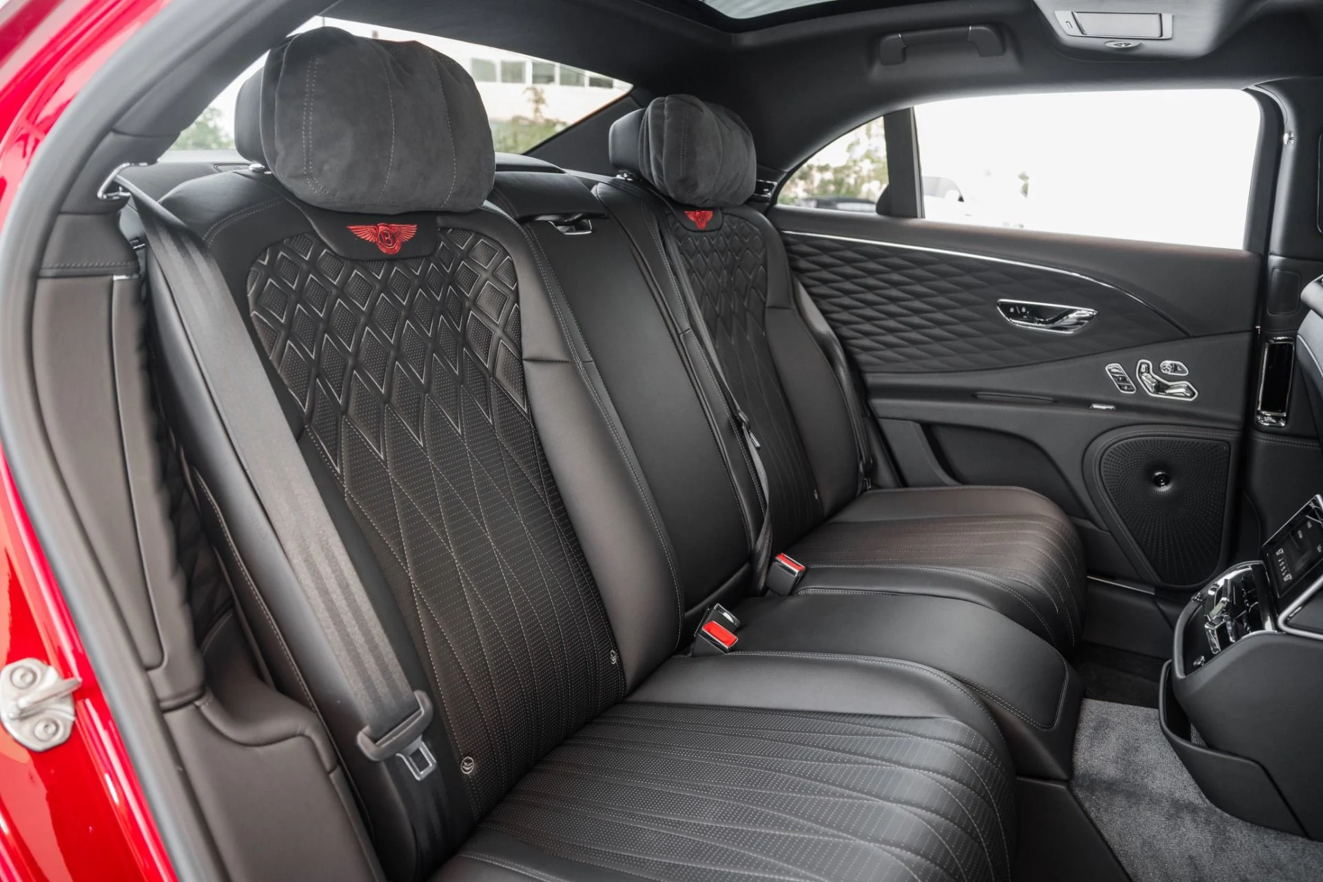 mph020_868996986_Used_2022_Bentley_Flying_Spur_V8_1694798625_efac8510cc