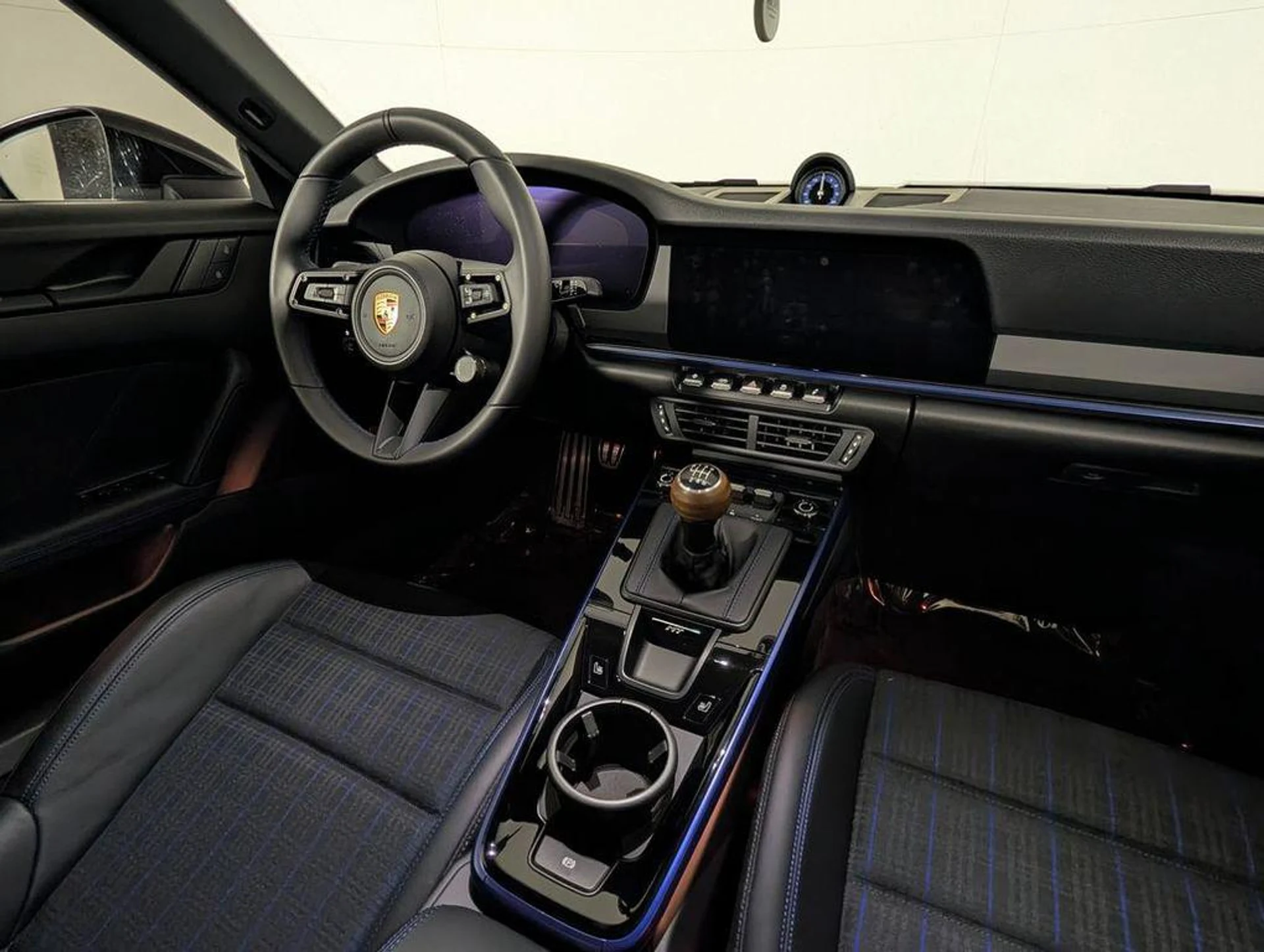 mph020_869909052_E_mcry_Cn_Nx3g_I_Cp_O4q_Y54e_Vky_E_1017bd4481