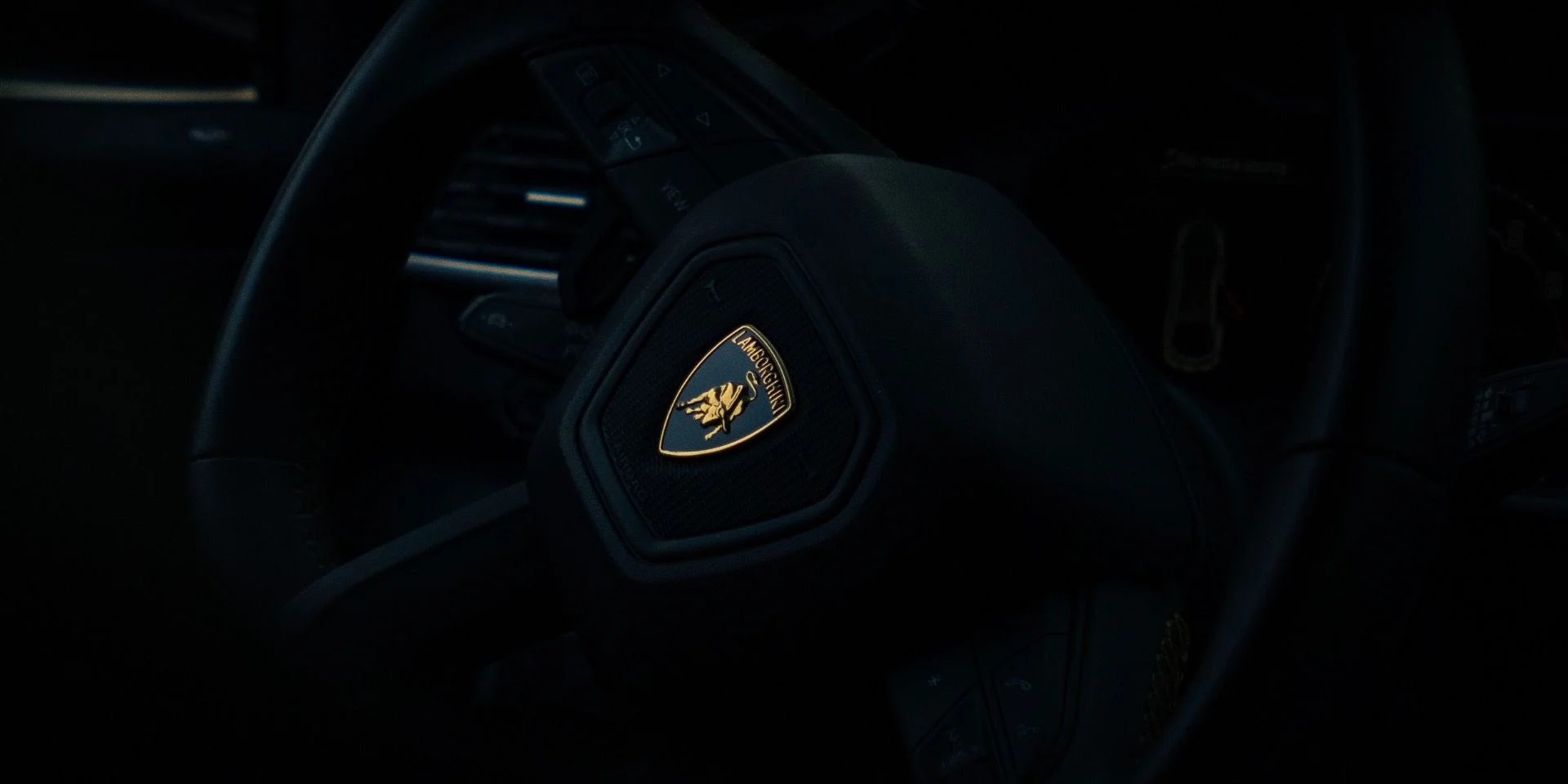 mph020_873944560_Used_2023_Lamborghini_Urus_Performante_1774898175_5093a04f33