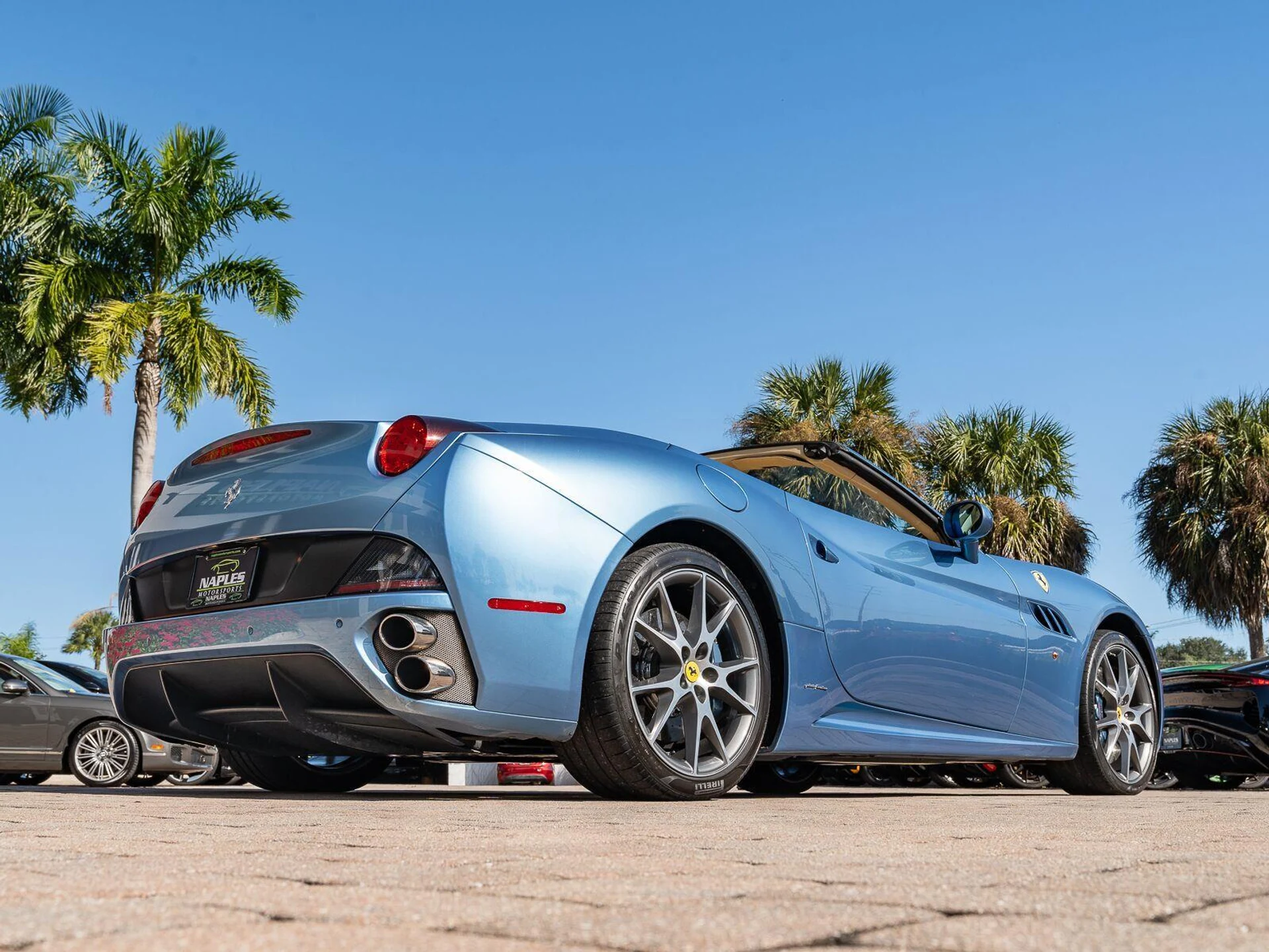 mph020_886111489_Used_2010_Ferrari_California_1793131309_52f7cc4b5b