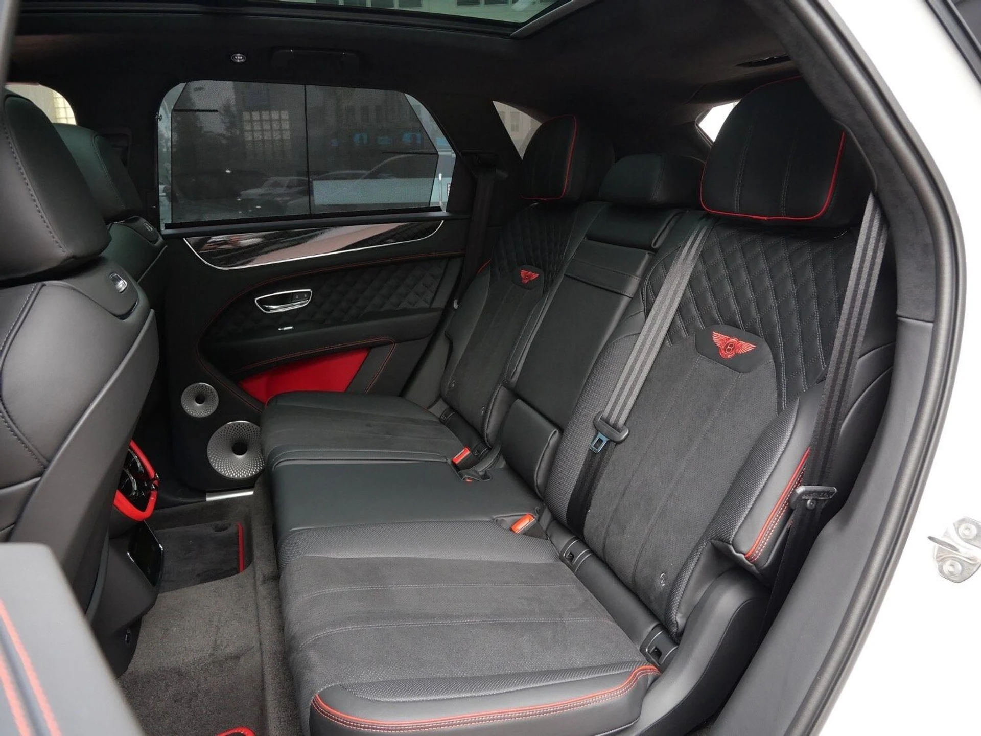 mph020_889898480_b3a3ca976463dbc4fdbaf4210f75aa2ex_3375cbd05c