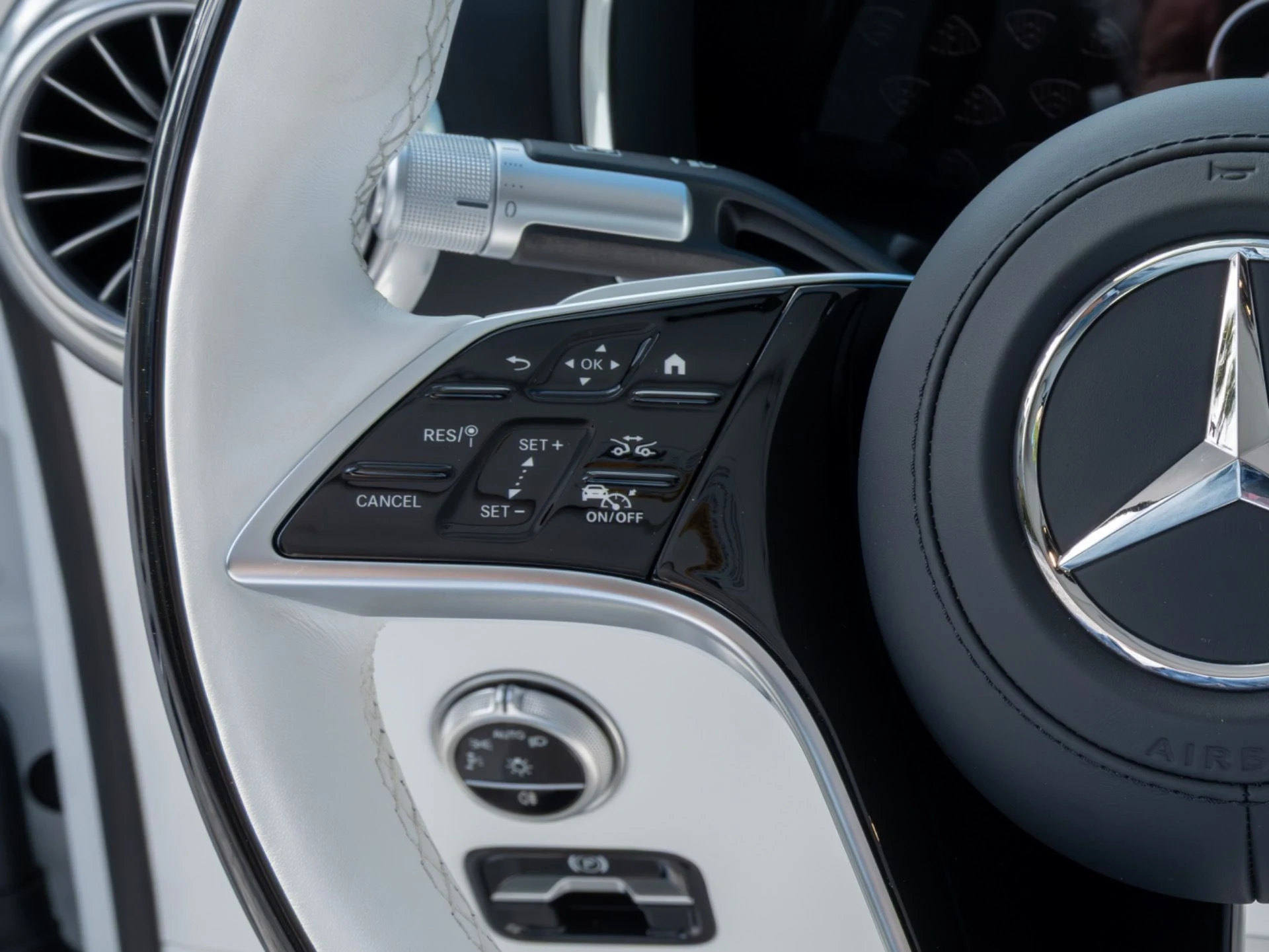 mph020_891903783_Used_2026_Mercedes_Benz_SL_Maybach_SL_680_Monogram_Series_1775231655_78a7794273