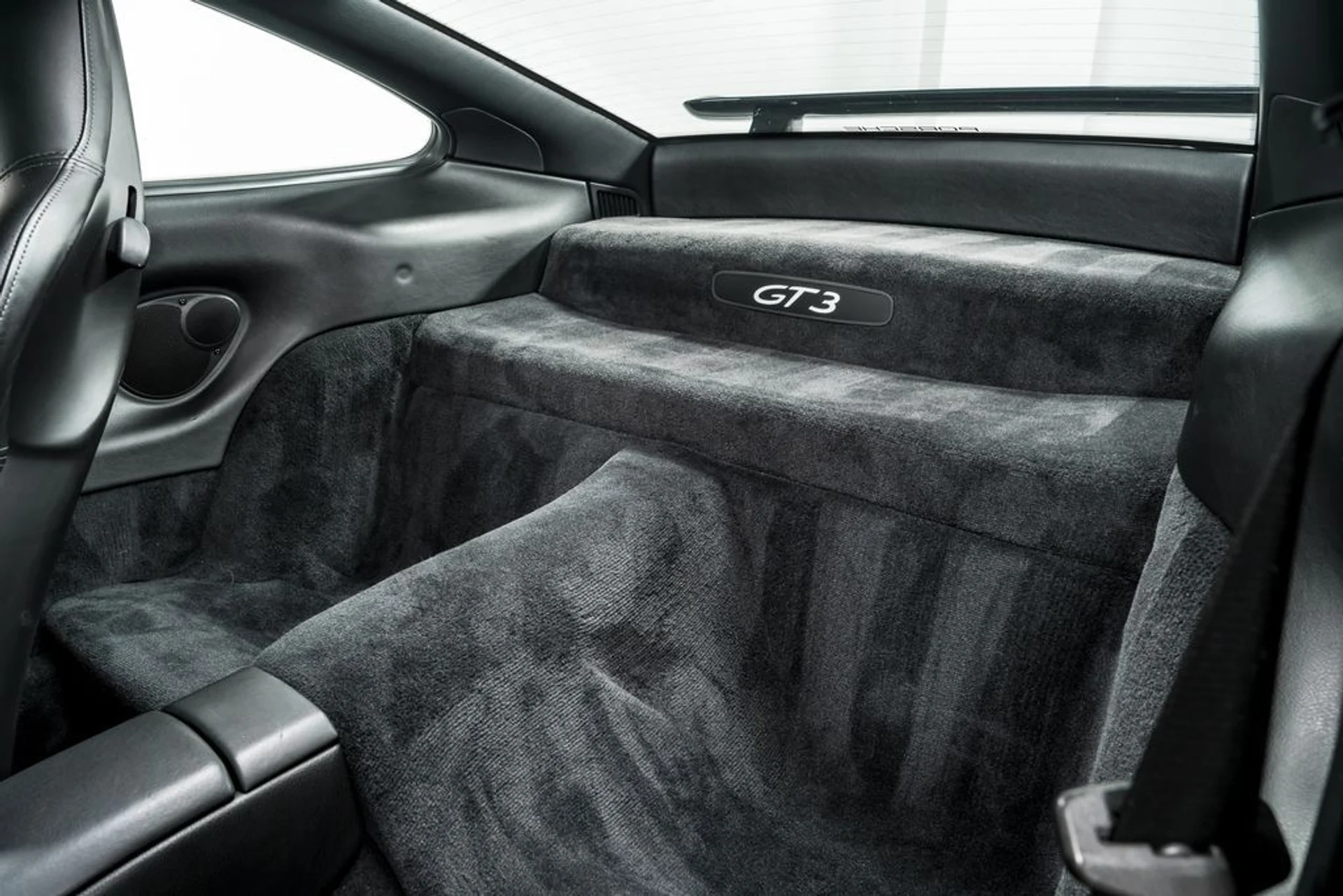 mph020_892724115_fc19fad6b20e5c642d1216717592069cx_08386331b6