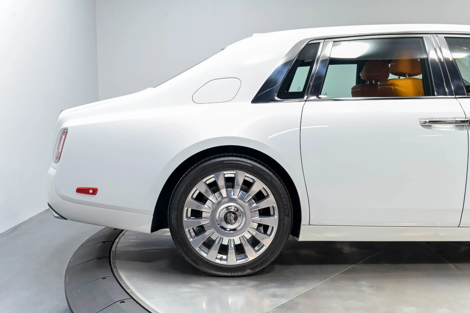 mph020_894691744_Used_2022_Rolls_Royce_Phantom_1778542434_7e6e8f15bb