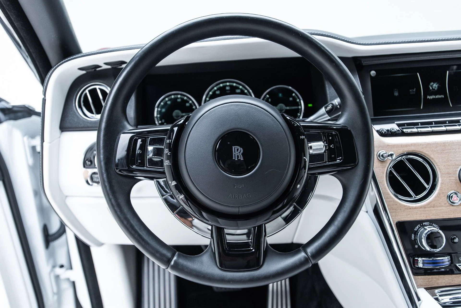 mph020_894823595_Used_2019_Rolls_Royce_Cullinan_1786991337_a577701fec