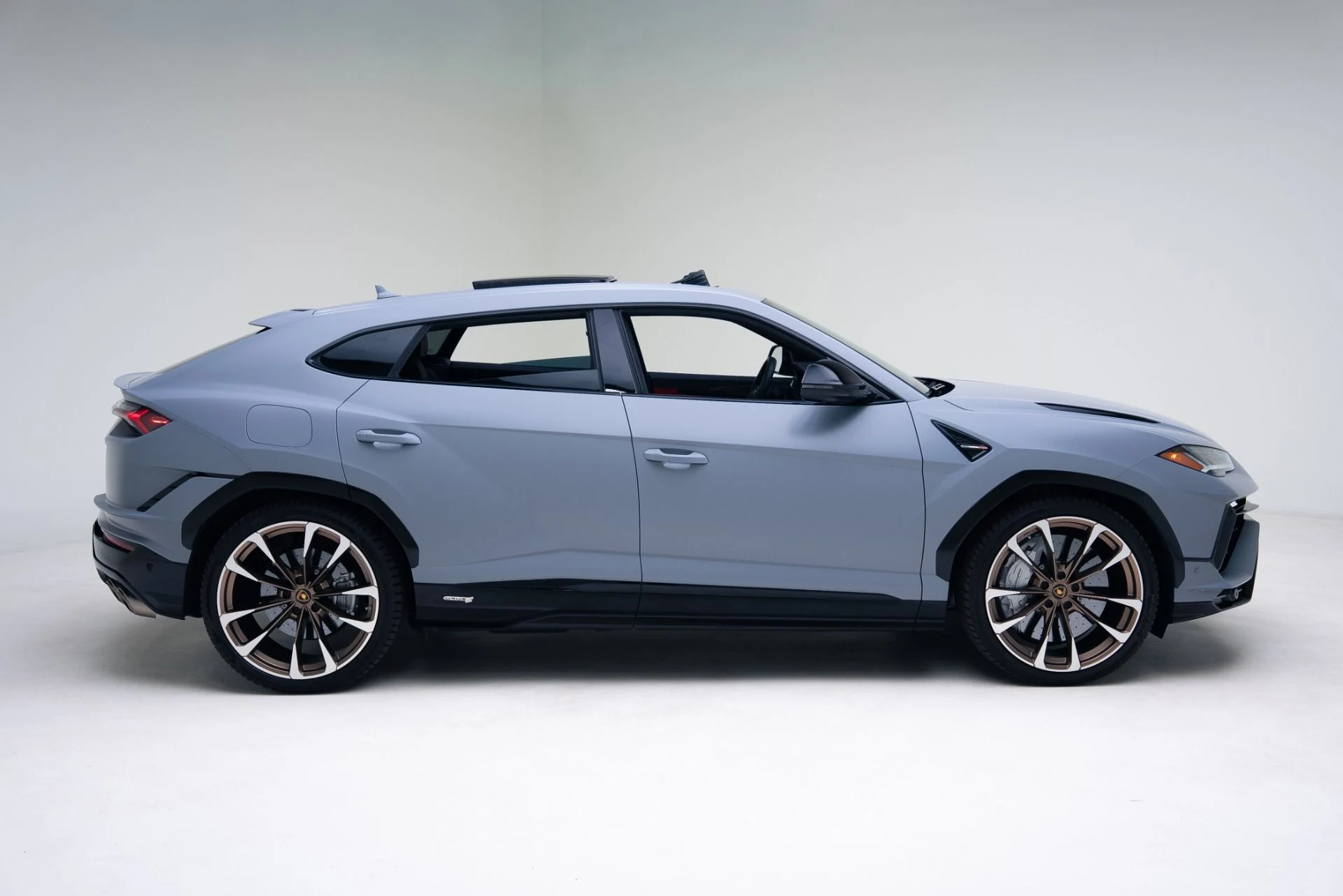 mph020_895703516_Used_2024_Lamborghini_Urus_S_1768413804_63581d8d99