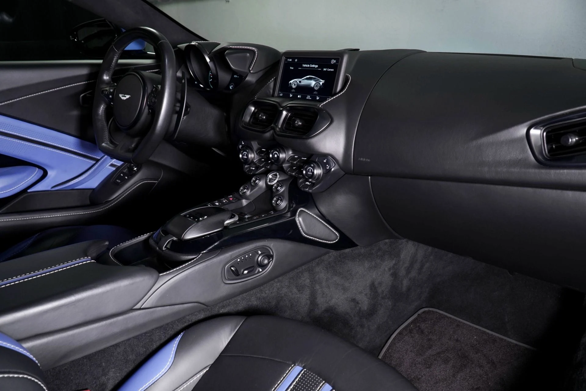 mph020_896752773_Used_2021_Aston_Martin_Vantage_1770366066_37644b8f8e