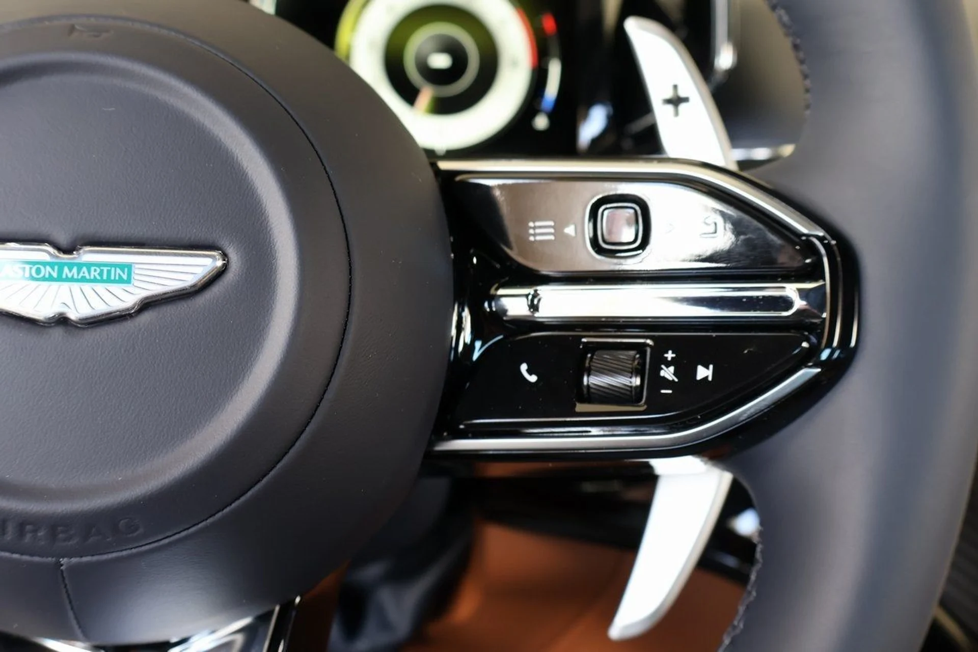 mph020_898354917_21_392229dab1