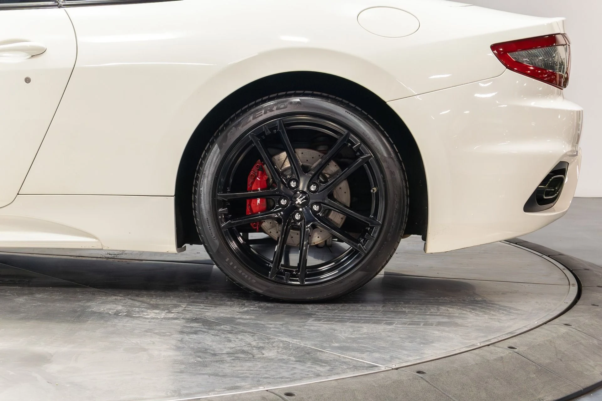 mph020_898398446_Used_2018_Maserati_Gran_Turismo_1761598740_428dc35ec2