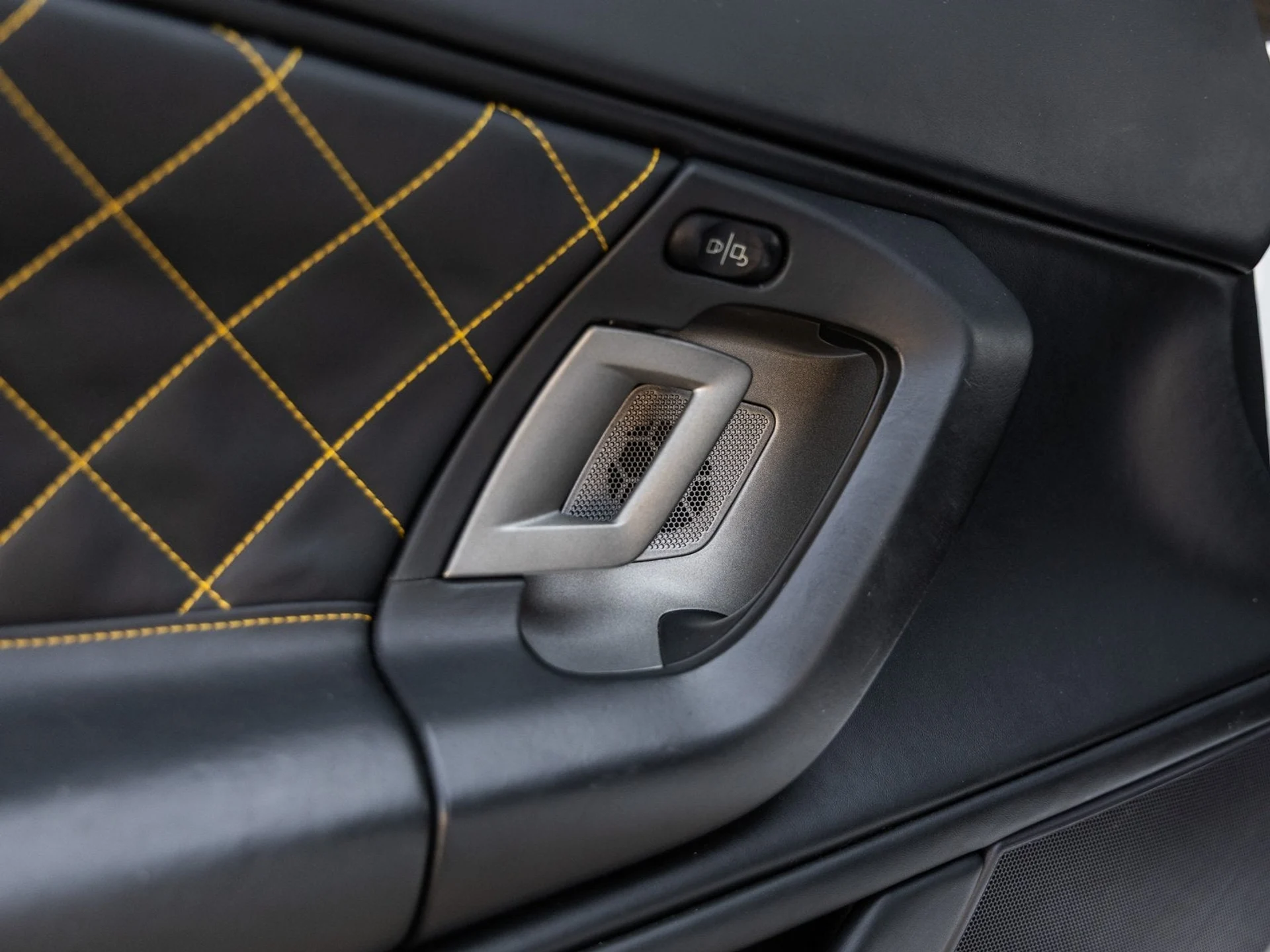 mph020_899468947_21_6d0d41badc