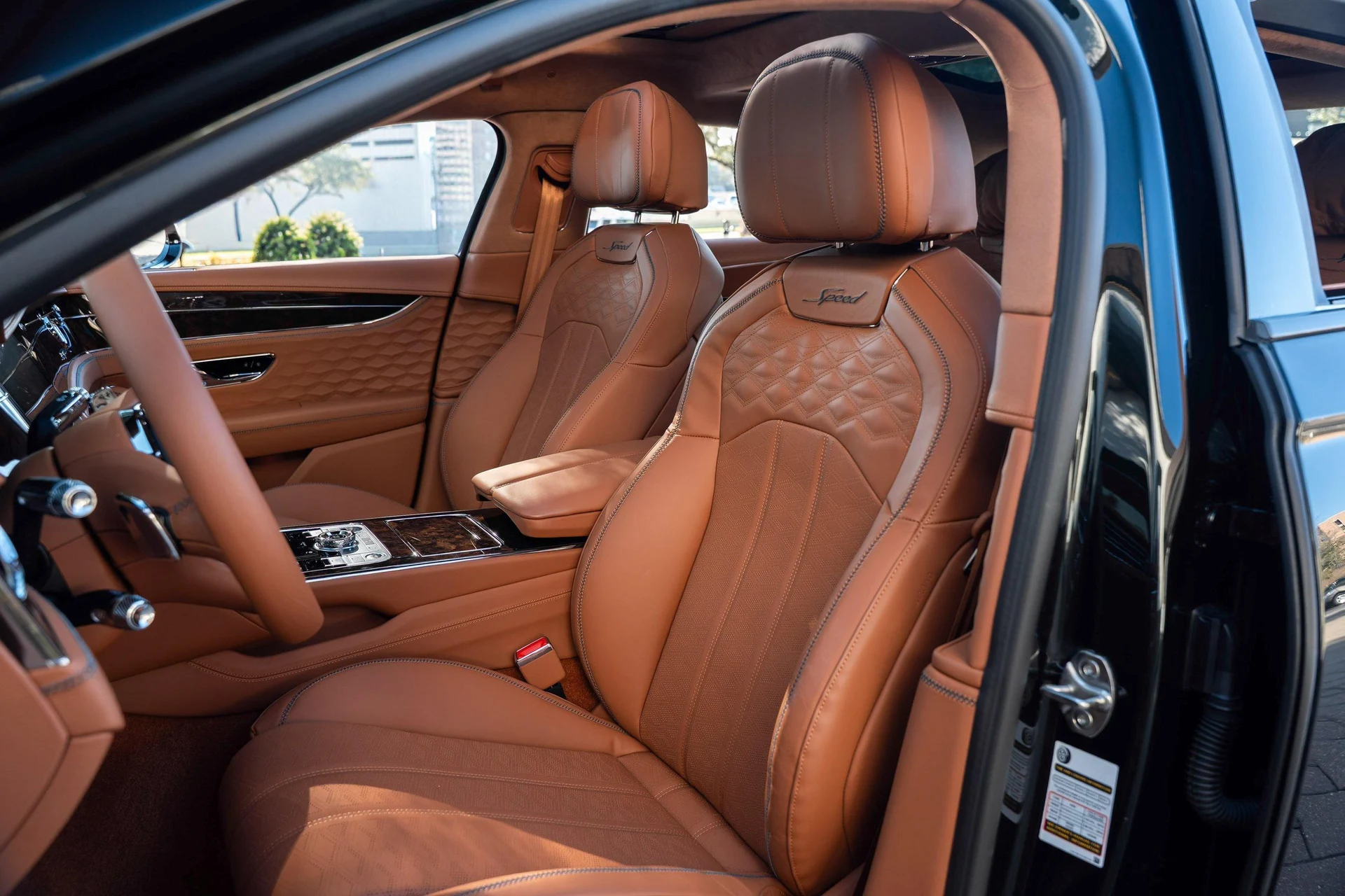 mph020_900808542_489302490_698435446d31c9793f9d07af_5dfa9dc24d