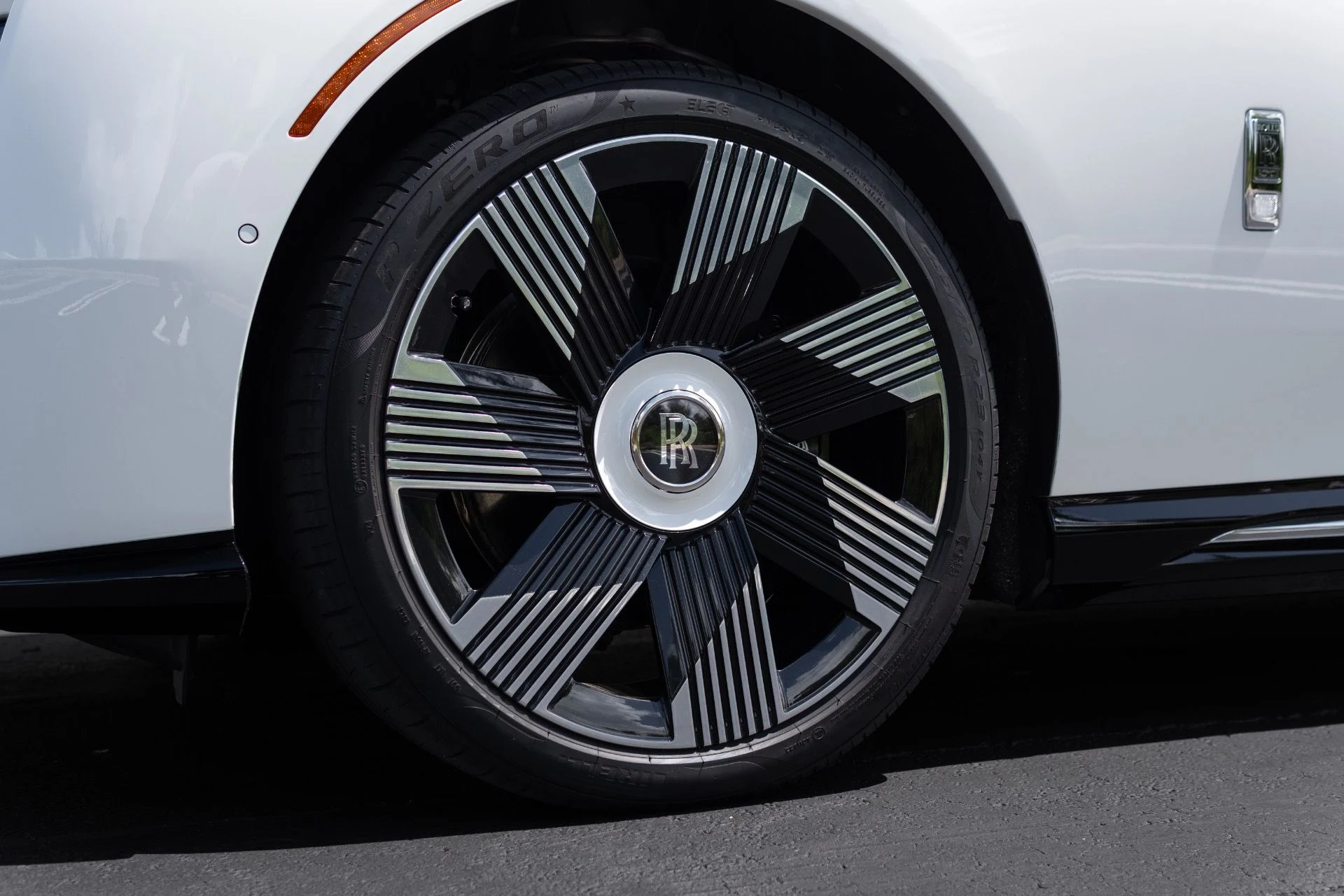 mph020_909266347_Used_2024_Rolls_Royce_Spectre_1775023108_2a94c36f09