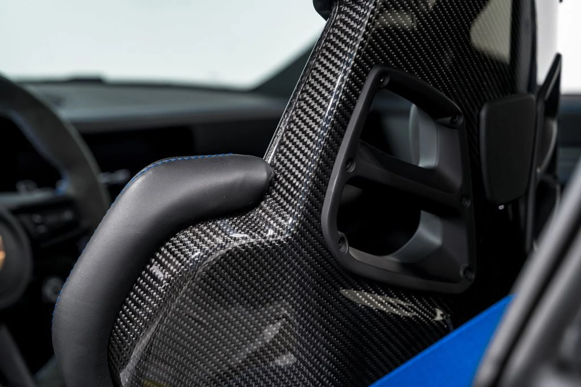 mph020_909823868_6802876b29d7000b66b87f9551035027x_0799e80450