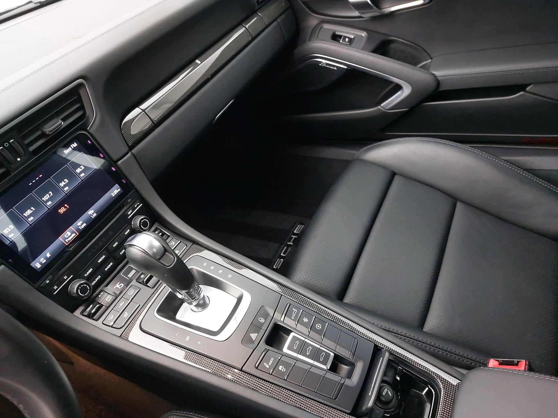 mph020_92221308_344b2a2990f124af66c83935a9f6189dx_ee129f57ae