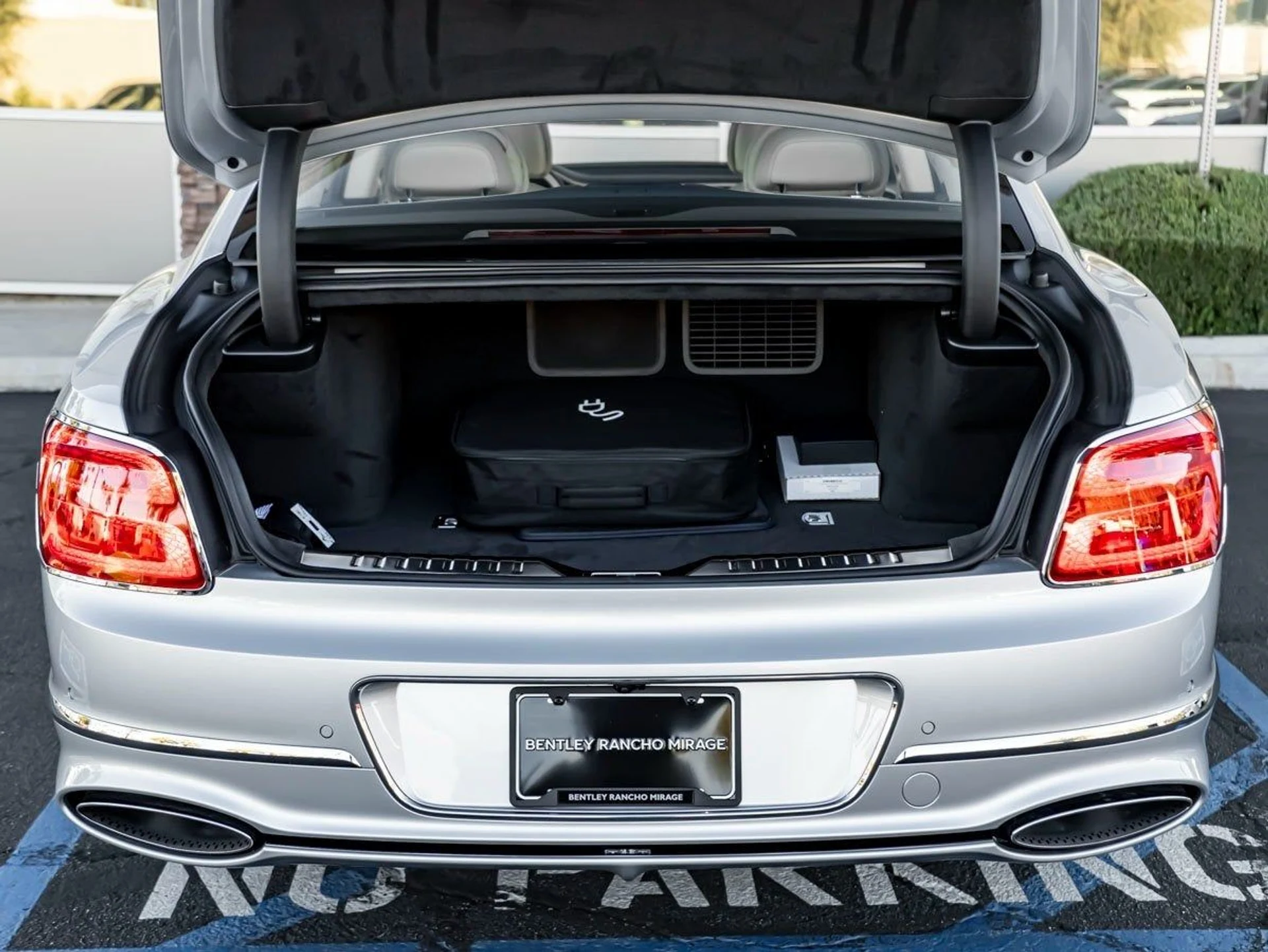 mph020_924260730_21_61d0a3e9c0