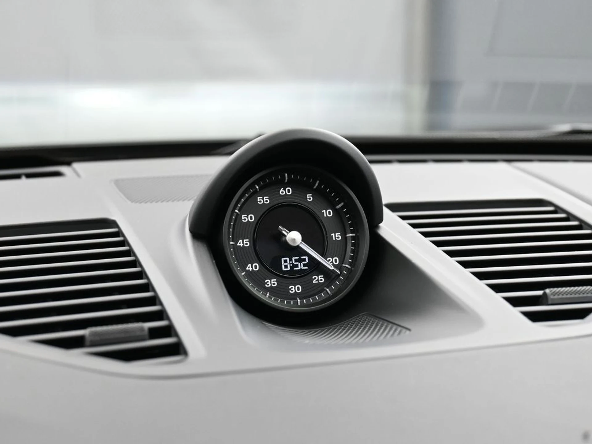 mph020_92912963_image_20_391a1bdac6