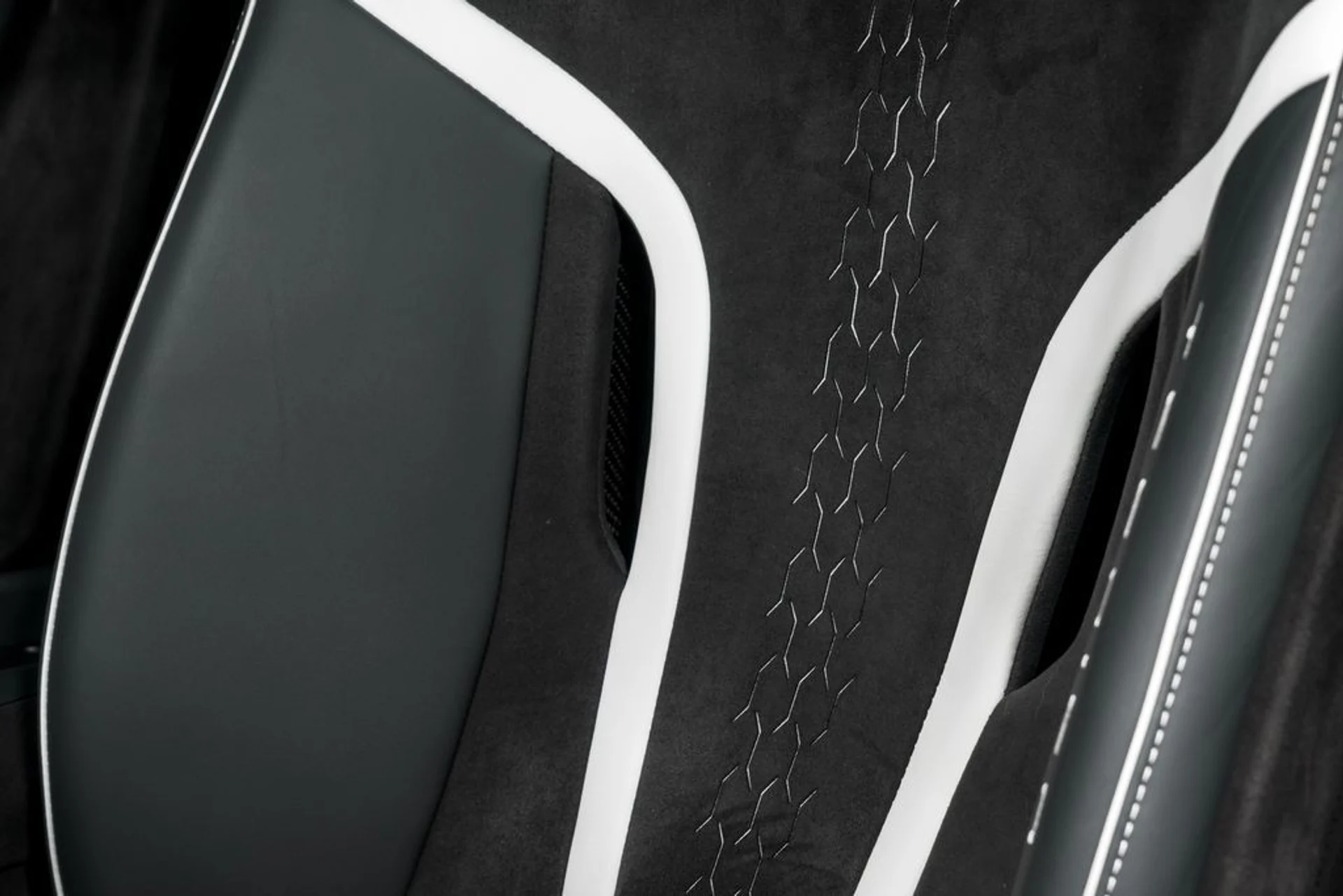 mph020_930990320_15c8a8c0611db34014a5a8d939341868x_6084ee0b1a