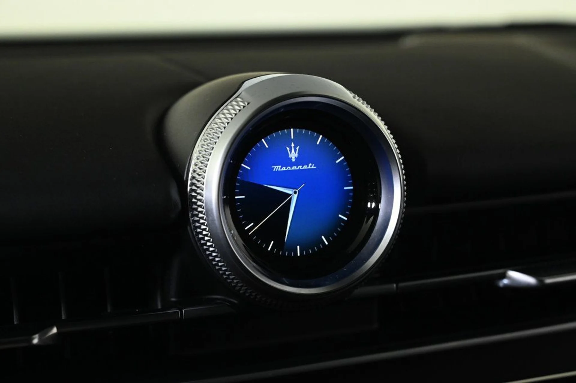 mph020_935730775_used_2025_maserati_grecale_modena_11350_22967674_20_1024_d5f07bb8eb