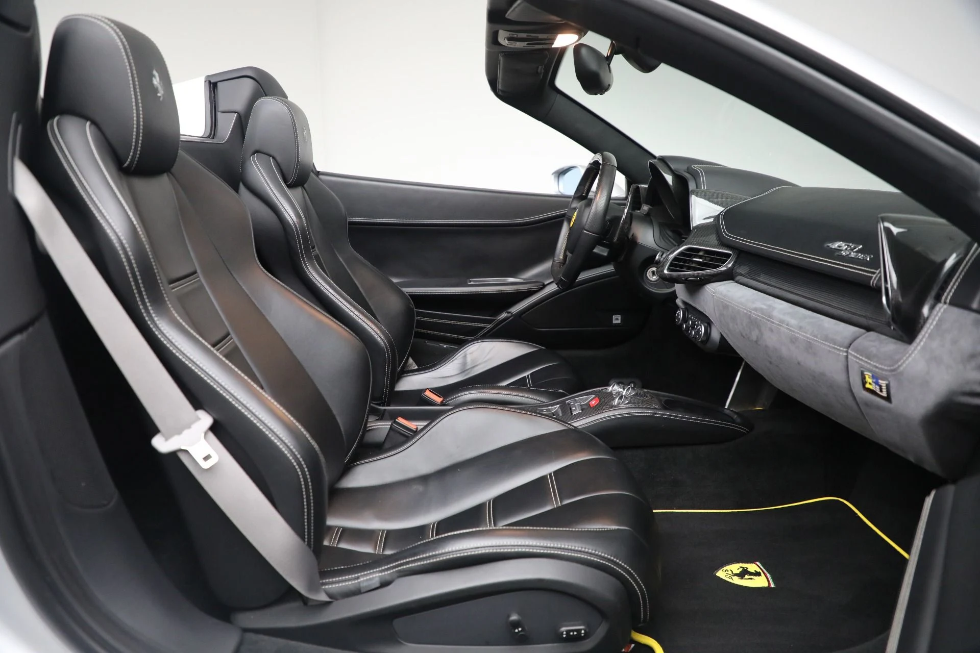 mph020_936568219_Used_2015_Ferrari_458_Spider_4b2d17e5a5