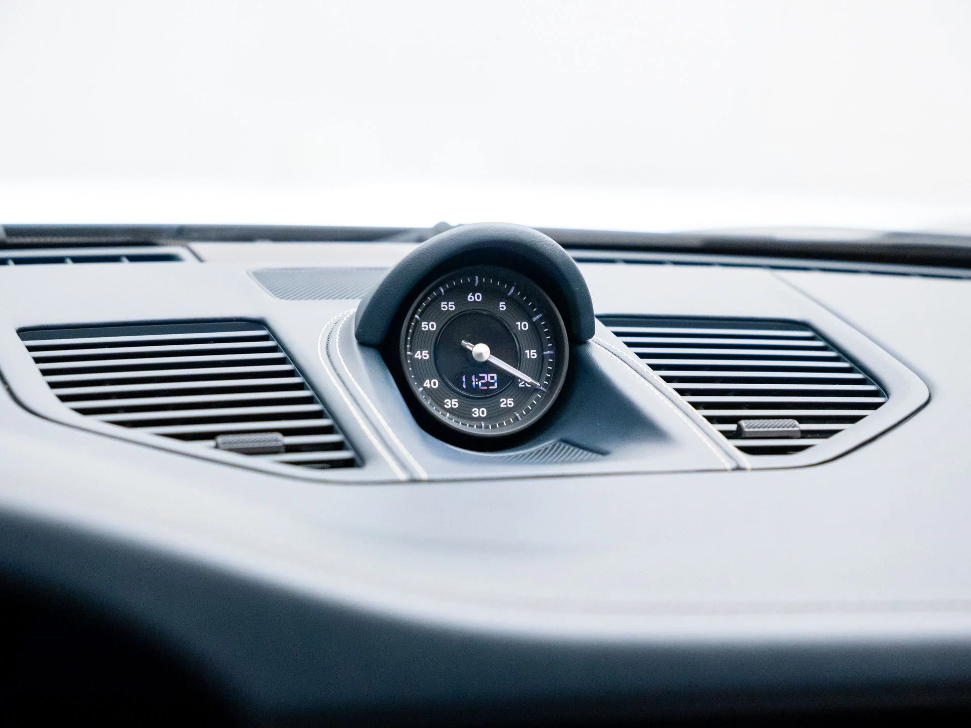 mph020_944439070_8fb2a129cd9359524300f41928001651x_77500e58b3