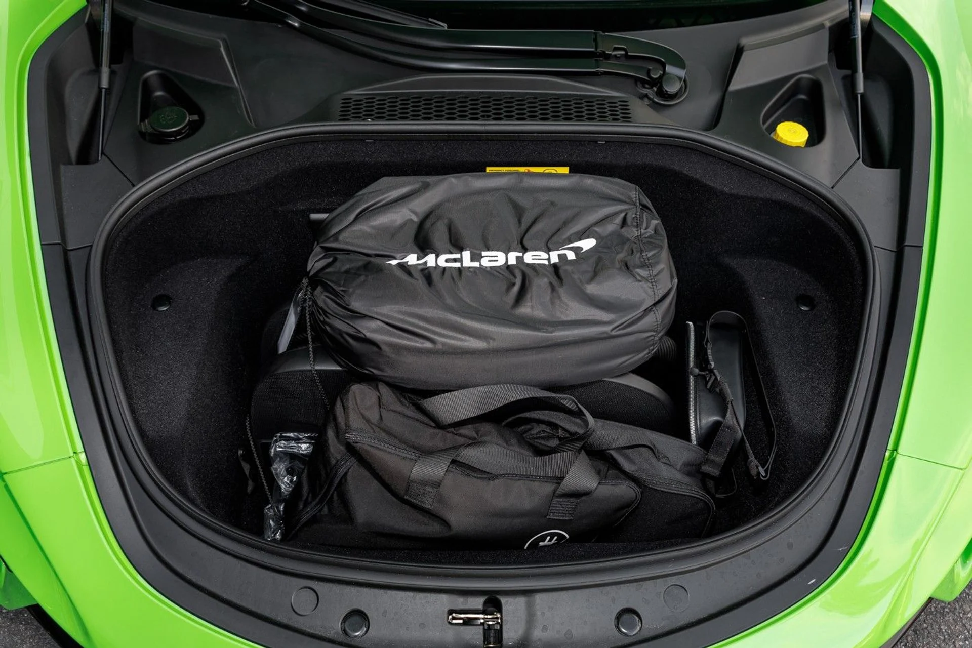 mph020_946350221_647_p21_l_d52b292689