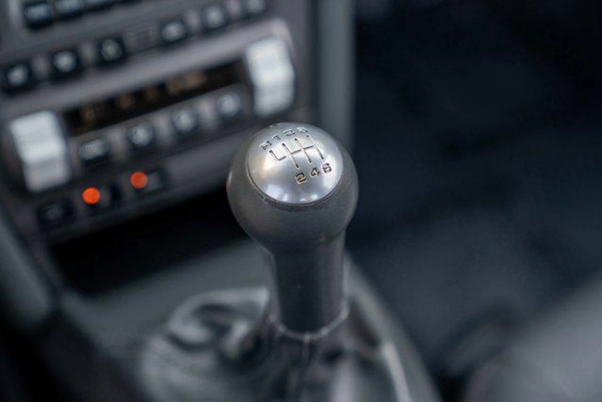 mph020_948596390_Odwr_XYJDL_Rgx_Yr_K4oc_Qj9_Yxx3_VY_00e71a390b