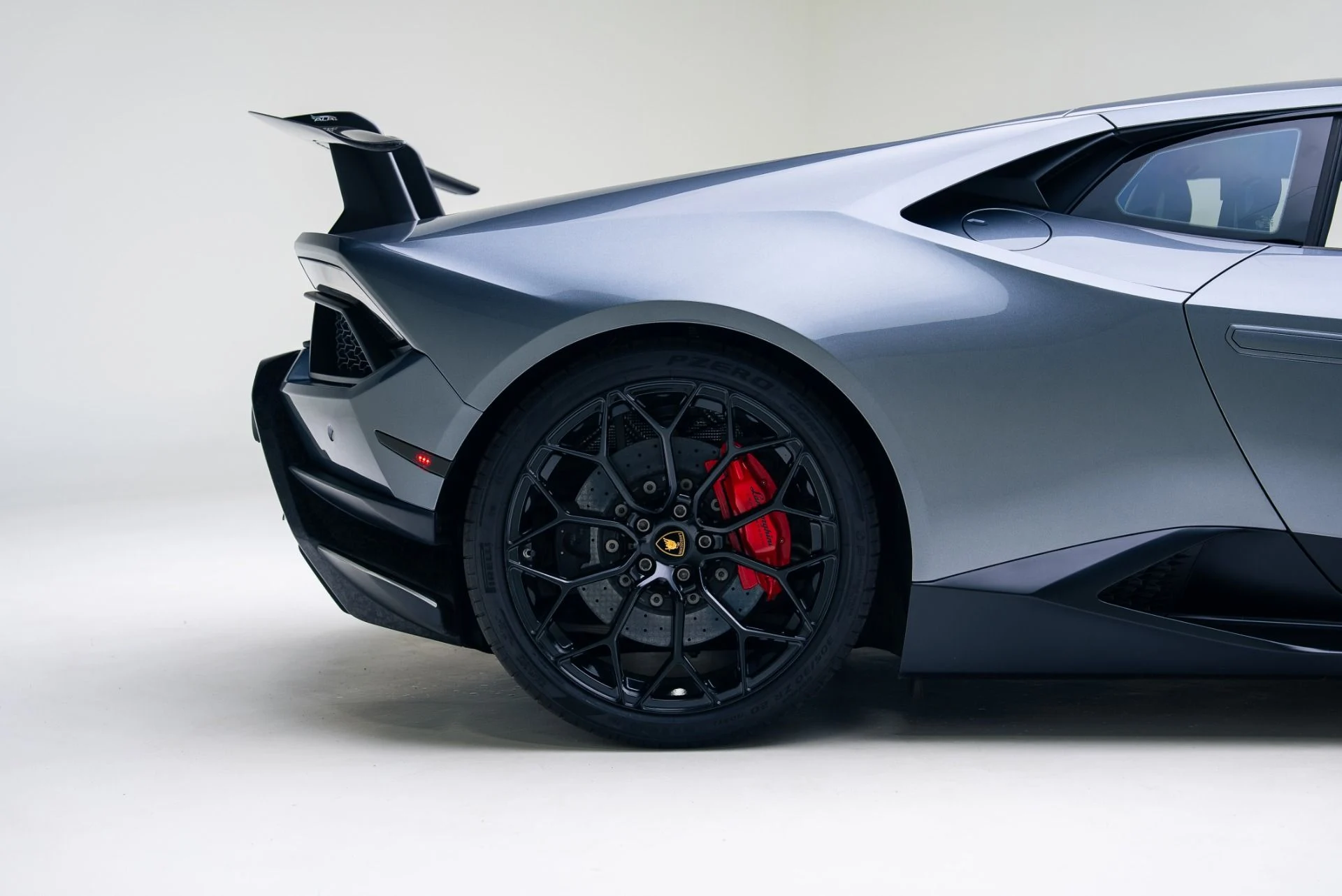 mph020_954164530_Used_2018_Lamborghini_Huracan_LP_640_4_Performante_1765562514_34a2447471