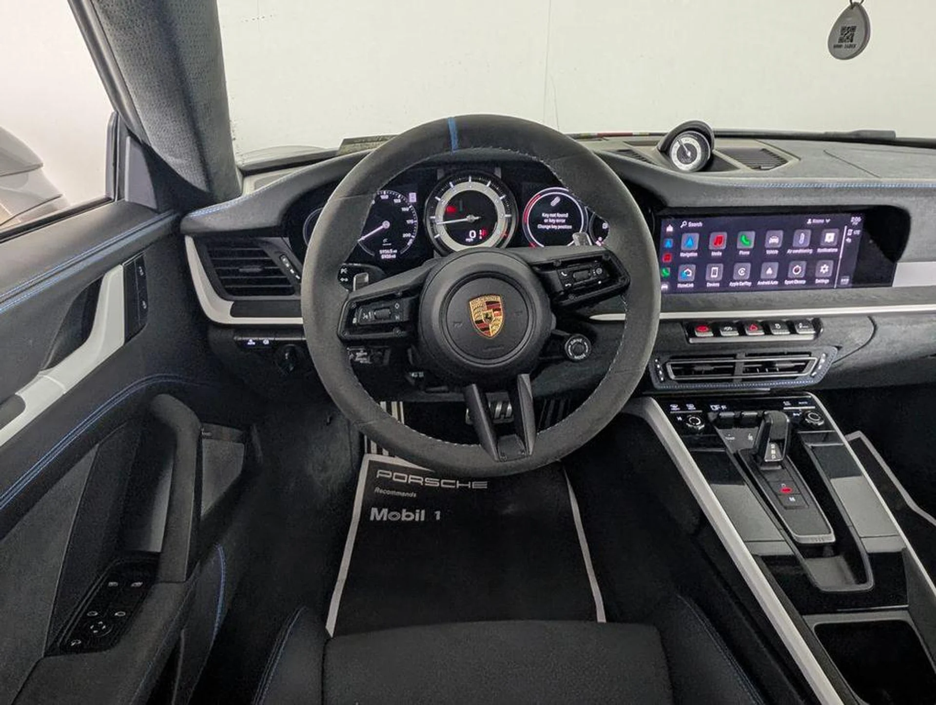 mph020_955604565_Ewdv_Ur_VG_Tz_B_Rw_T6_U6_F8_I9_Yw4_J_Tw_dc96220680