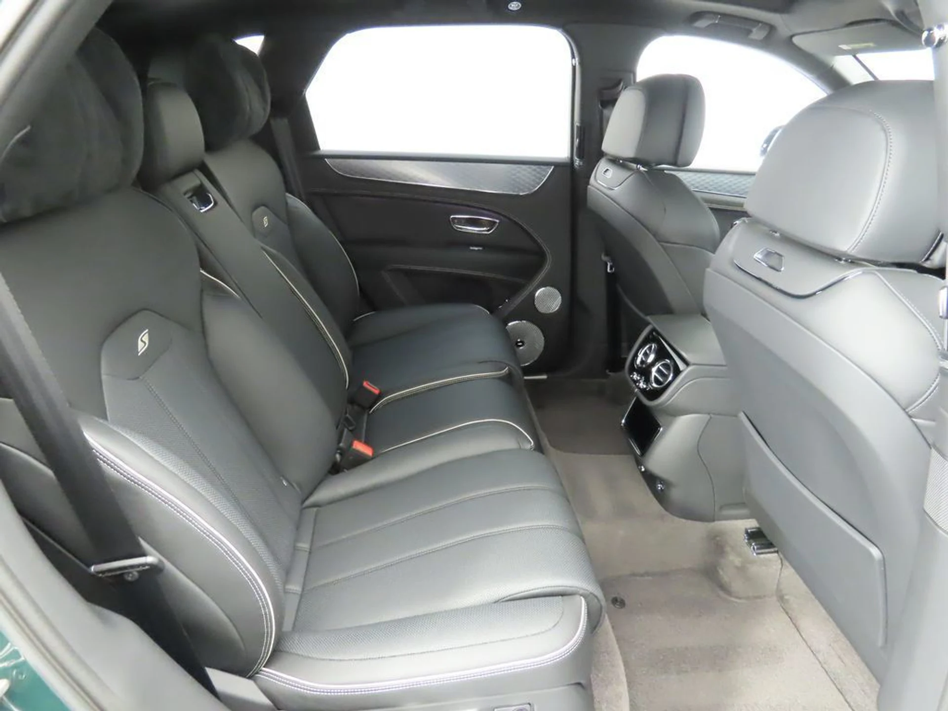mph020_95677370_used_2025_bentley_bentayga_v8awd_8119_22891854_22_1024_72f335192e