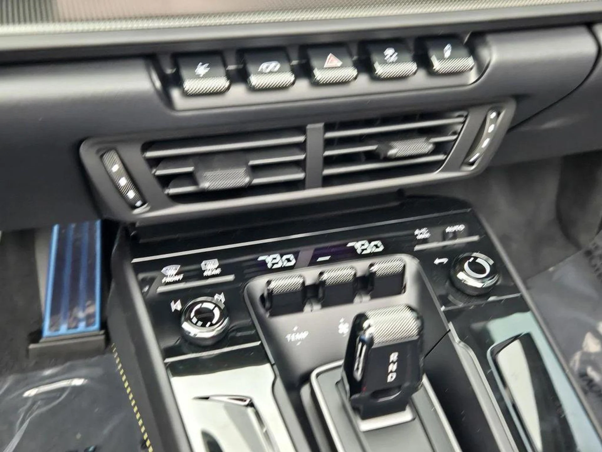 mph020_95896071_yyn_UI_Zn_Ym_Q9c_W_Kk_AIMLJLI_Qr1h_E_17e3a76ee6