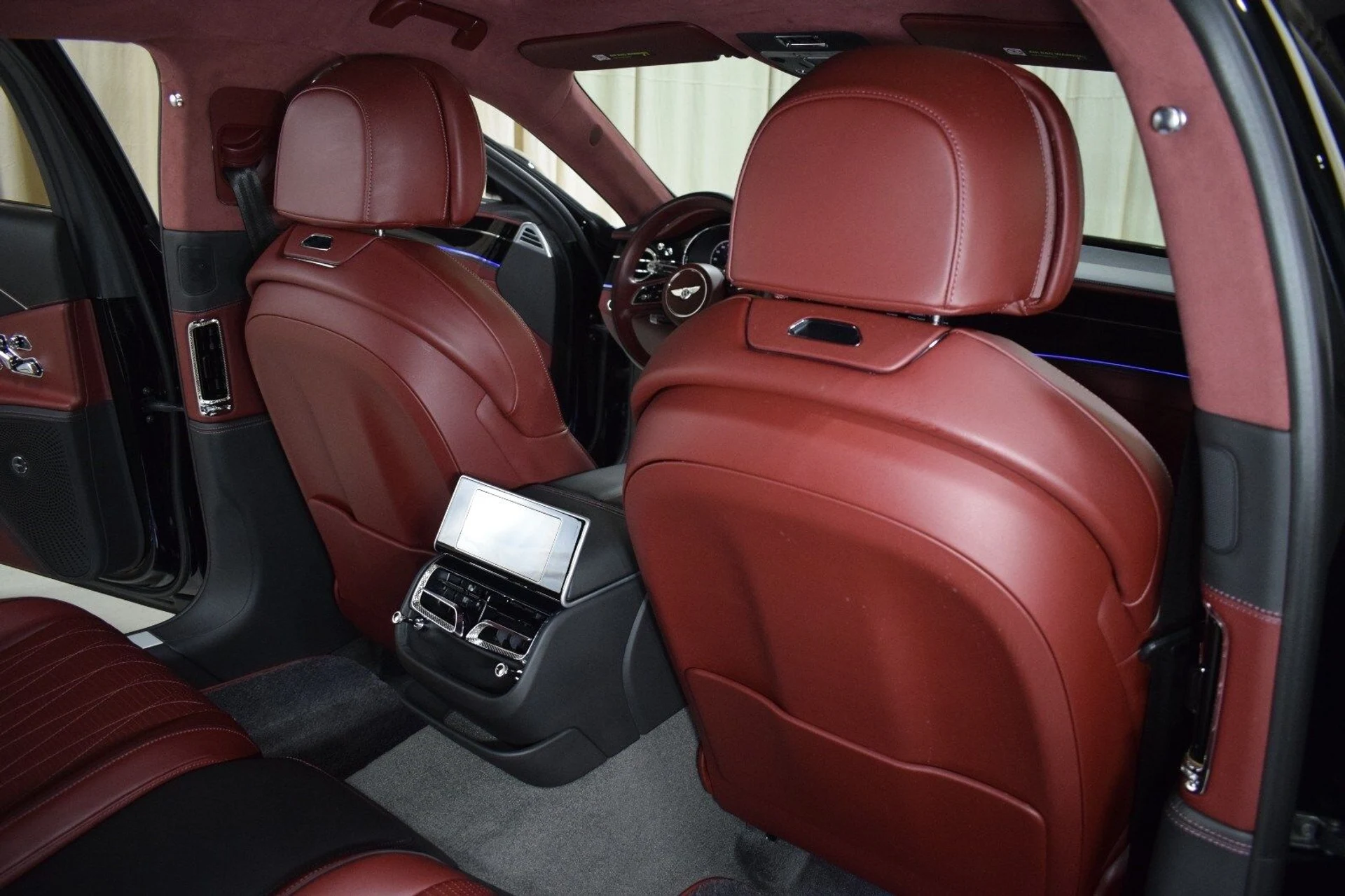 mph020_964432004_f3ce0b61f7004aefa478f35e743a9b50x_36d85f5310