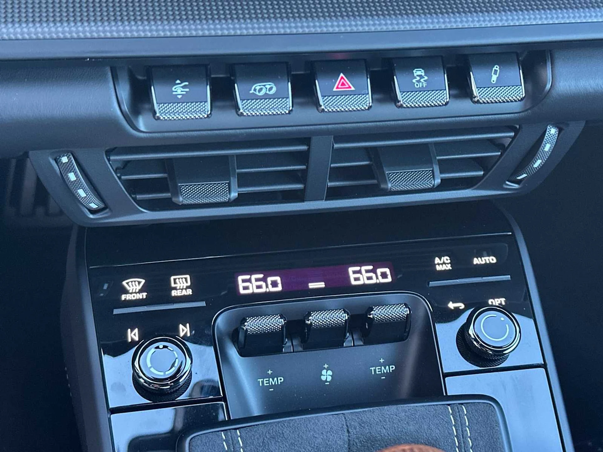 mph020_973054700_30c0e51f0a5905392c78f075c952eb15x_7b091d2dd6