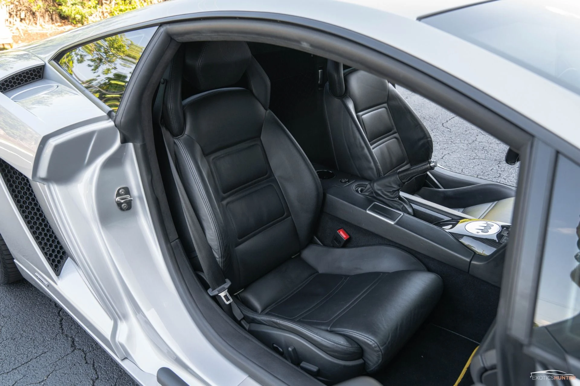 mph020_978293108_Used_2010_Lamborghini_Gallardo_LP_560_4_in_Grigio_Telasso_w_Carbon_Ceramic_Brakes_1762876983_24a0e2f6cb