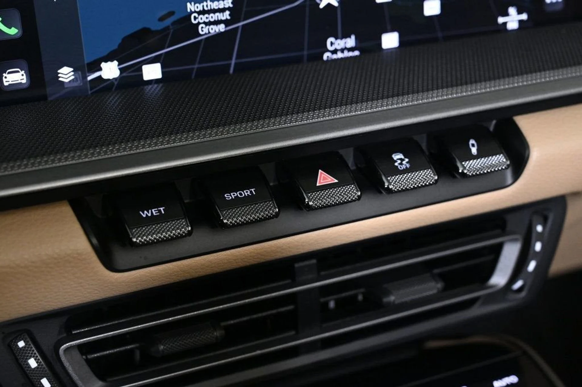 mph020_979735812_8fea3685c74a477ab576205a6e8f4538_d65f3aab15