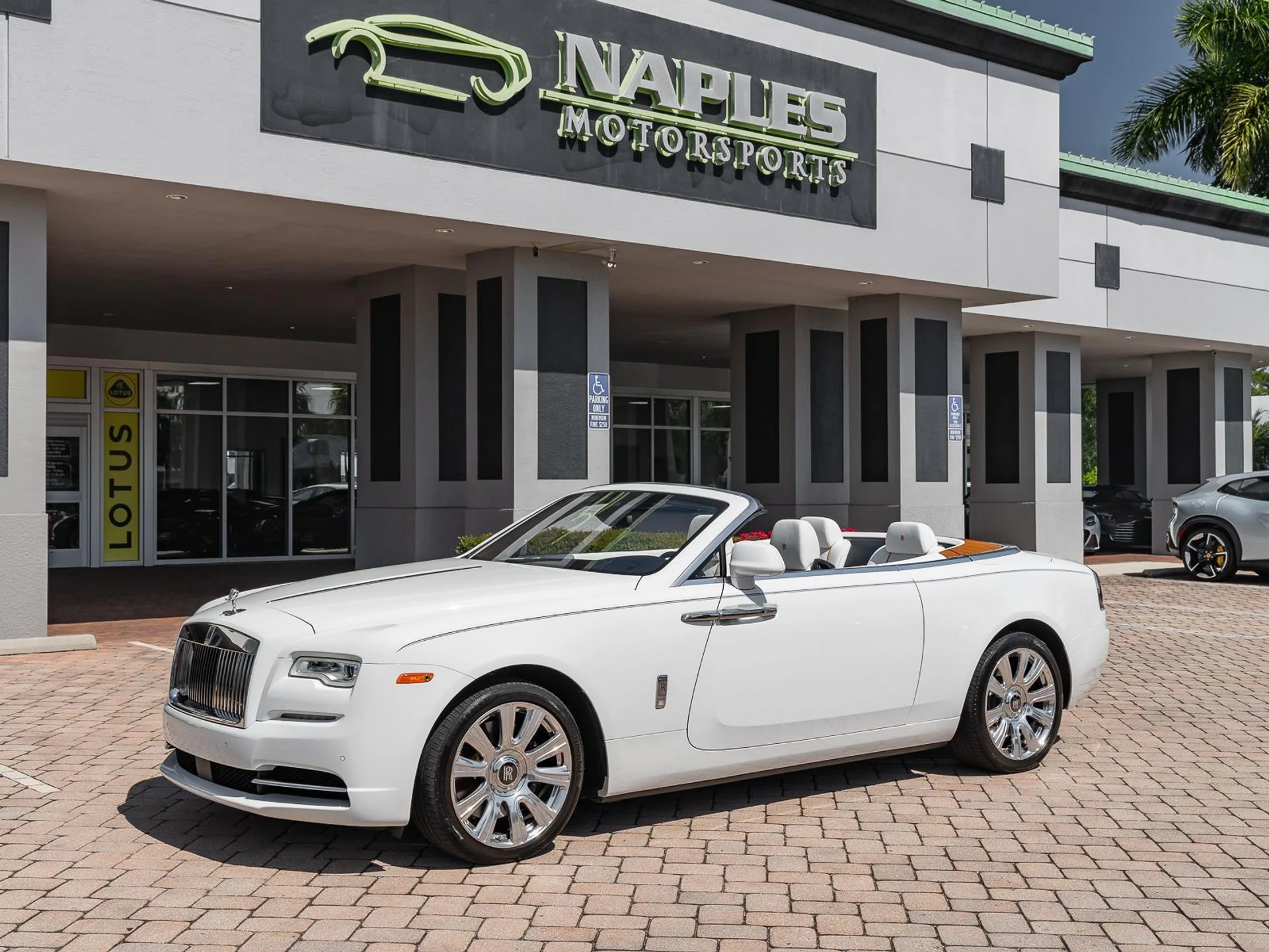 mph020_985267728_Used_2016_Rolls_Royce_Dawn_2dr_Convertible_1782414107_89712ac5c5