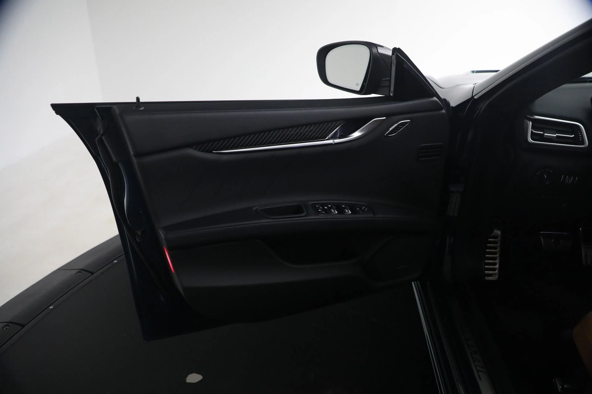 mph020_988692085_Used_2024_Maserati_Ghibli_334_Ultima_1772290889_6861afdd78