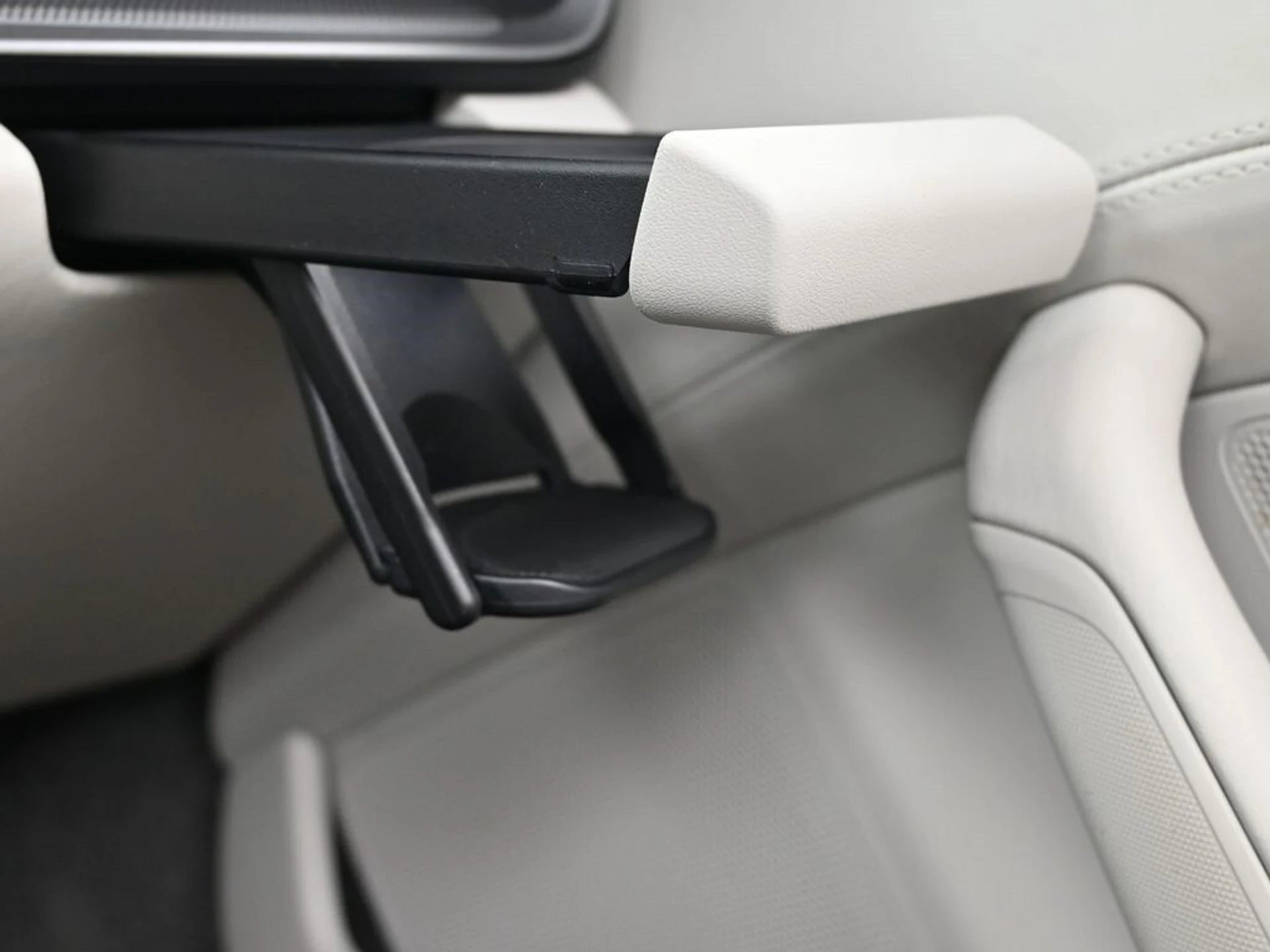 mph020_98946721_ba20f03dc97de49223da52da0f0b5f42x_feee5e0daf