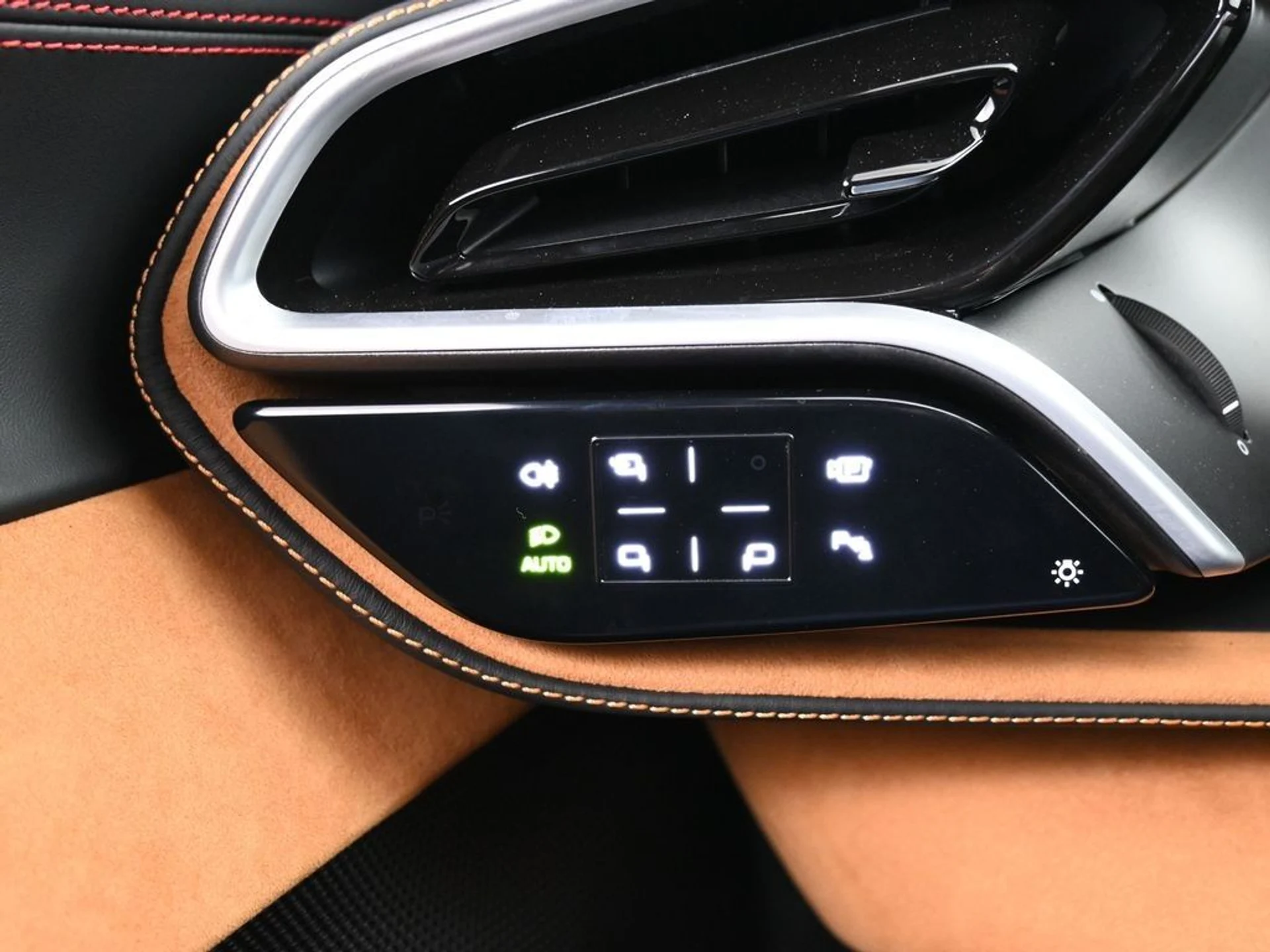 mph020_992062828_92543b25b28f09593623e707e4622e61_4174b48555