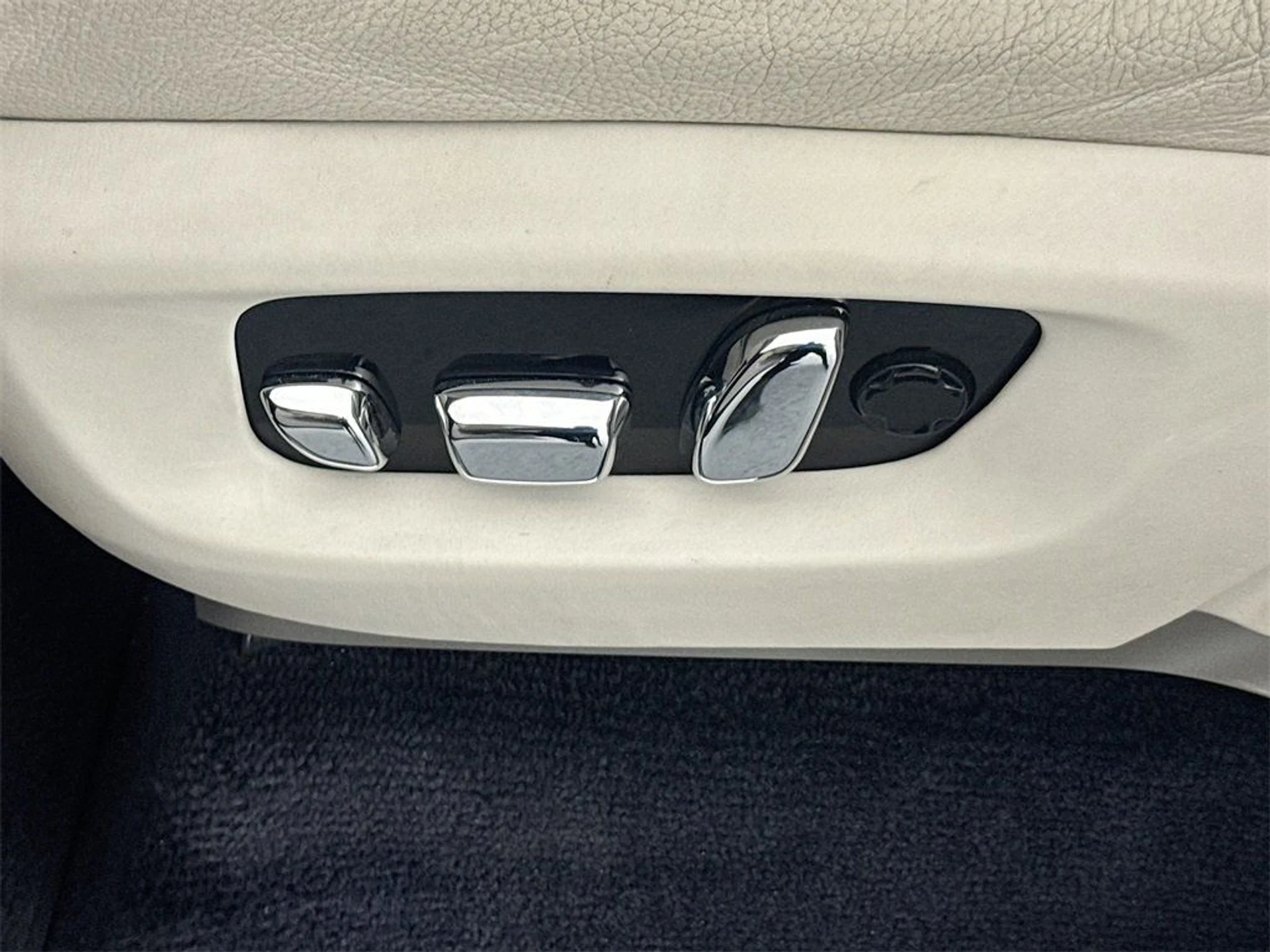 mph020_998464121_a4a04f5d36fb8e54a3c4a41a017607b5_771fa05b20