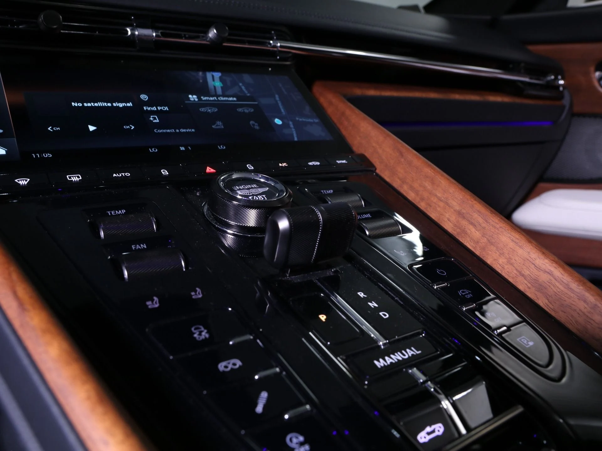 mph021_1000906602_Used_2025_Aston_Martin_DB_12_Volante_1758482753_827eb5624b