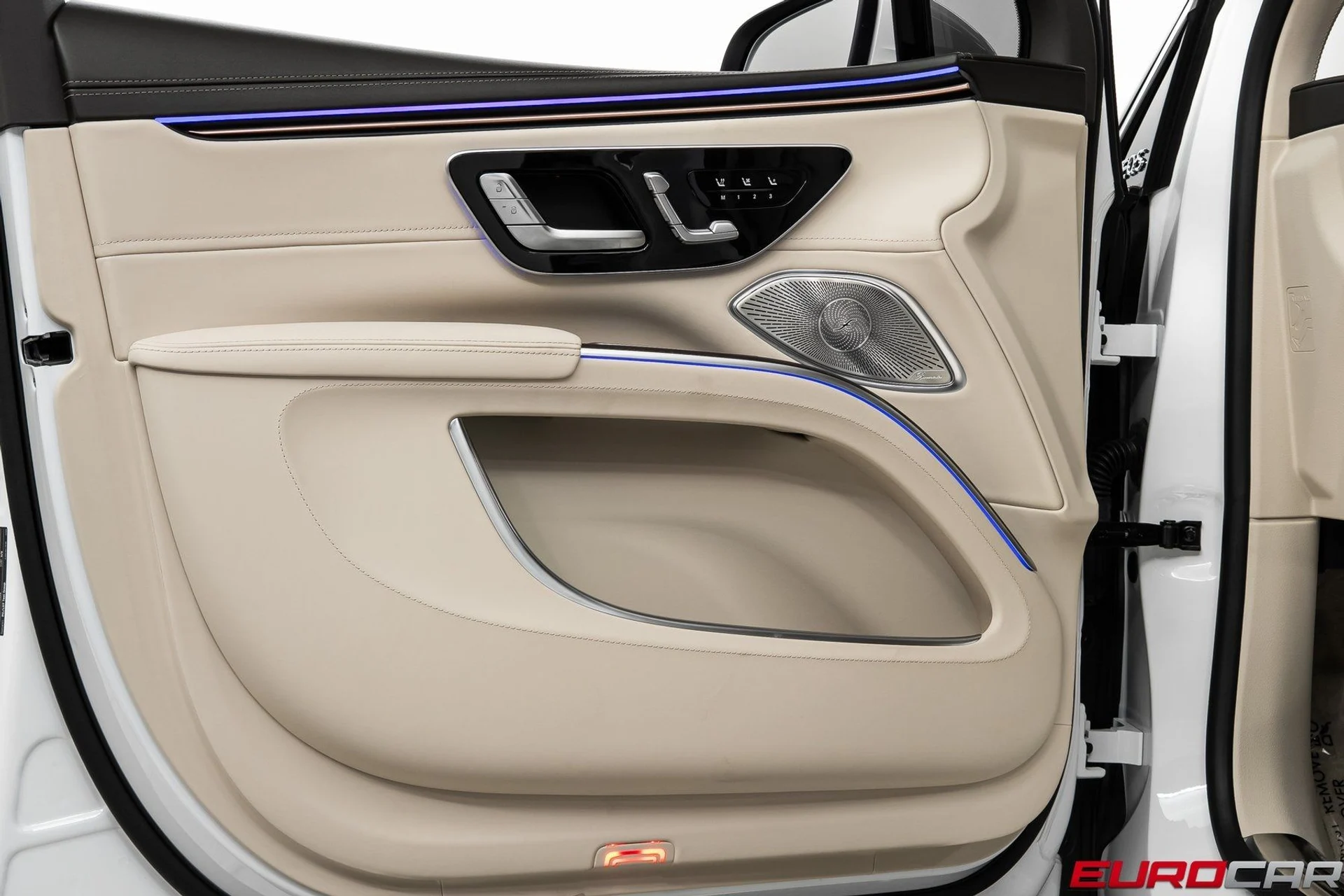 mph021_1013670722_image_22_19634320f7