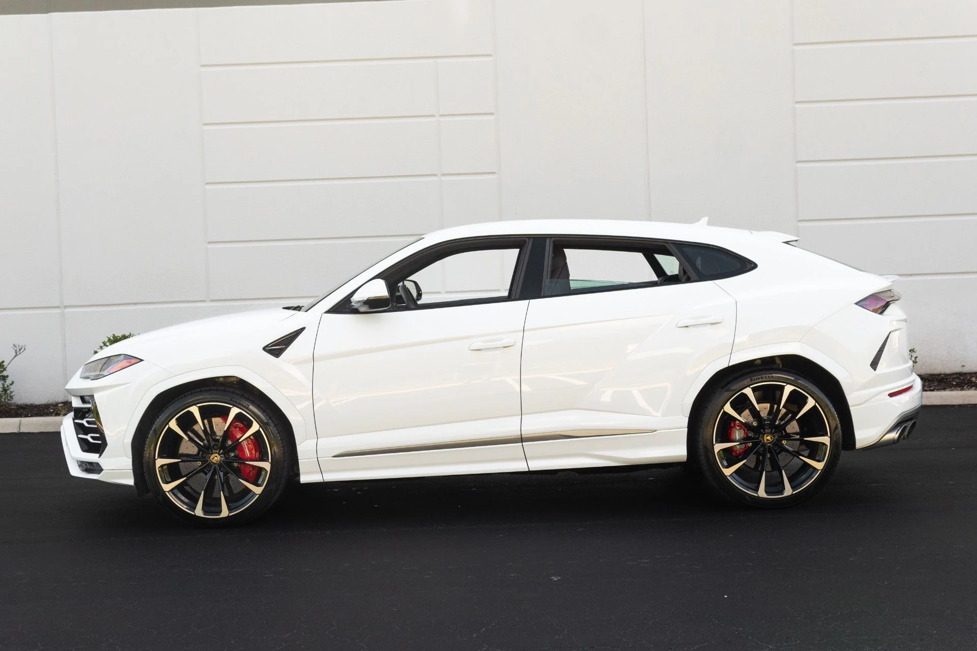 mph021_1025002010_Used_2022_Lamborghini_Urus_1778780626_f4a58de136