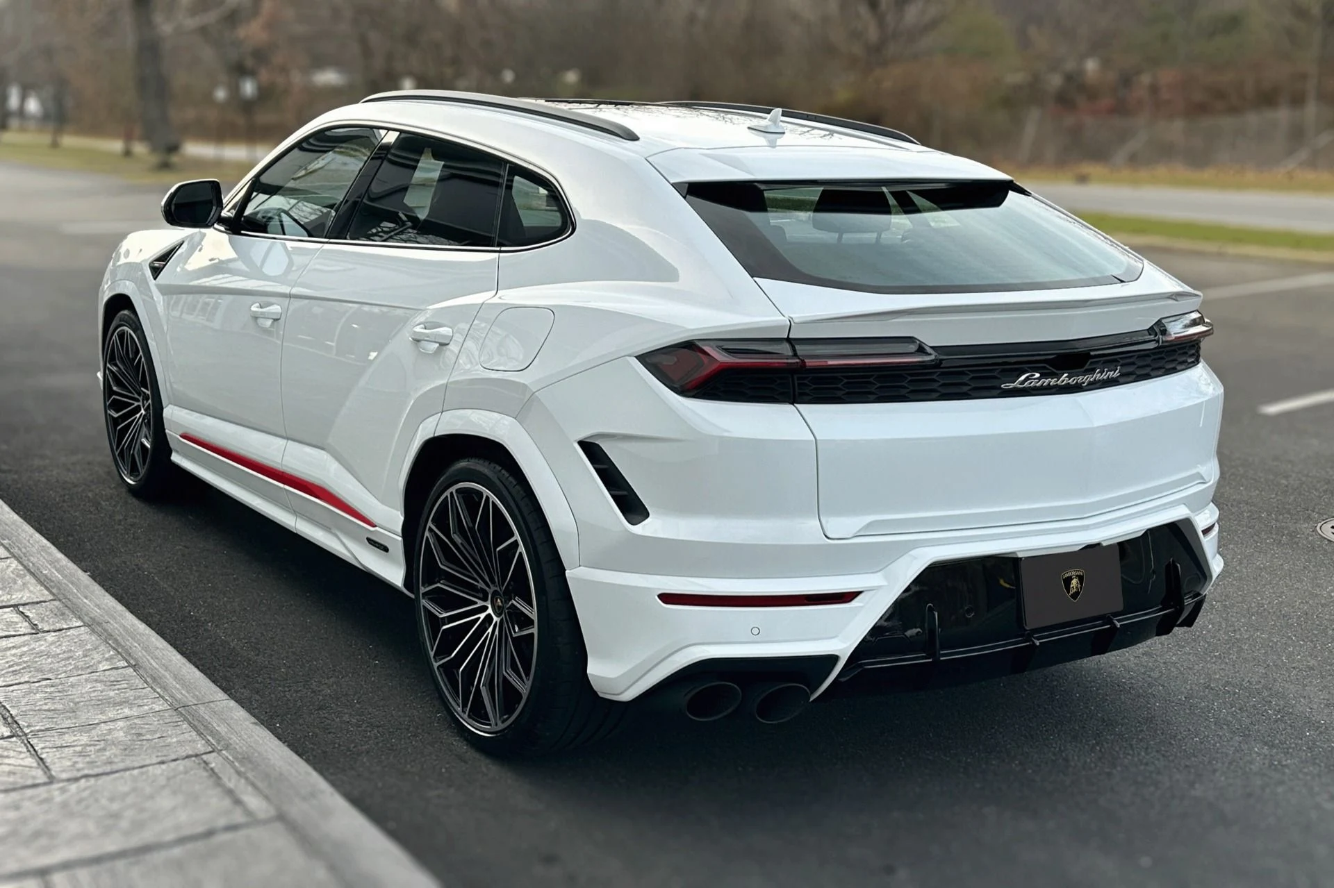 mph021_1028014000_New_2025_Lamborghini_Urus_SE_1765534251_24dedf34e9