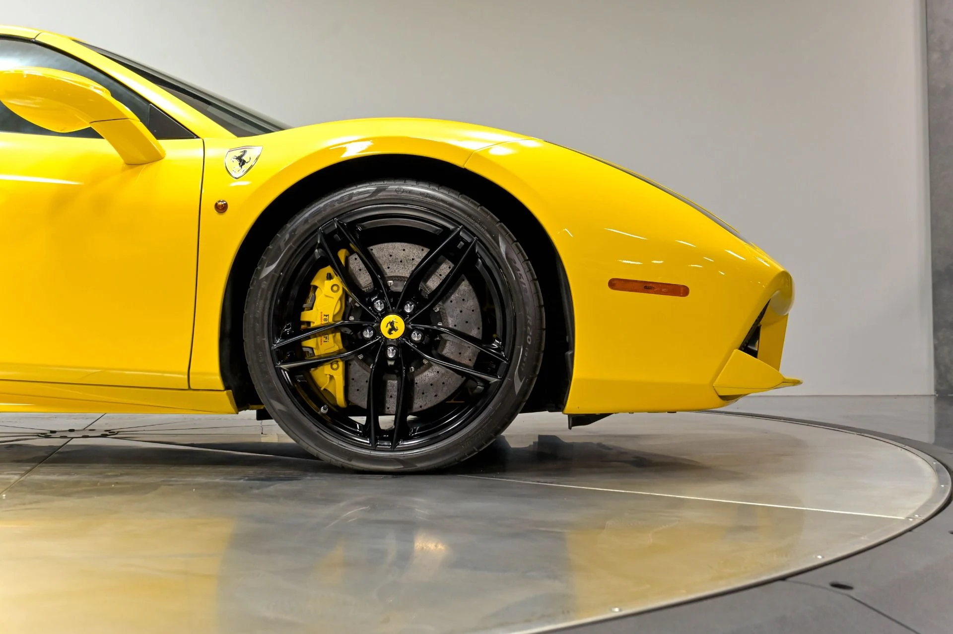 mph021_103063086_Used_2017_Ferrari_488_Spider_1782250763_a2338c0de2