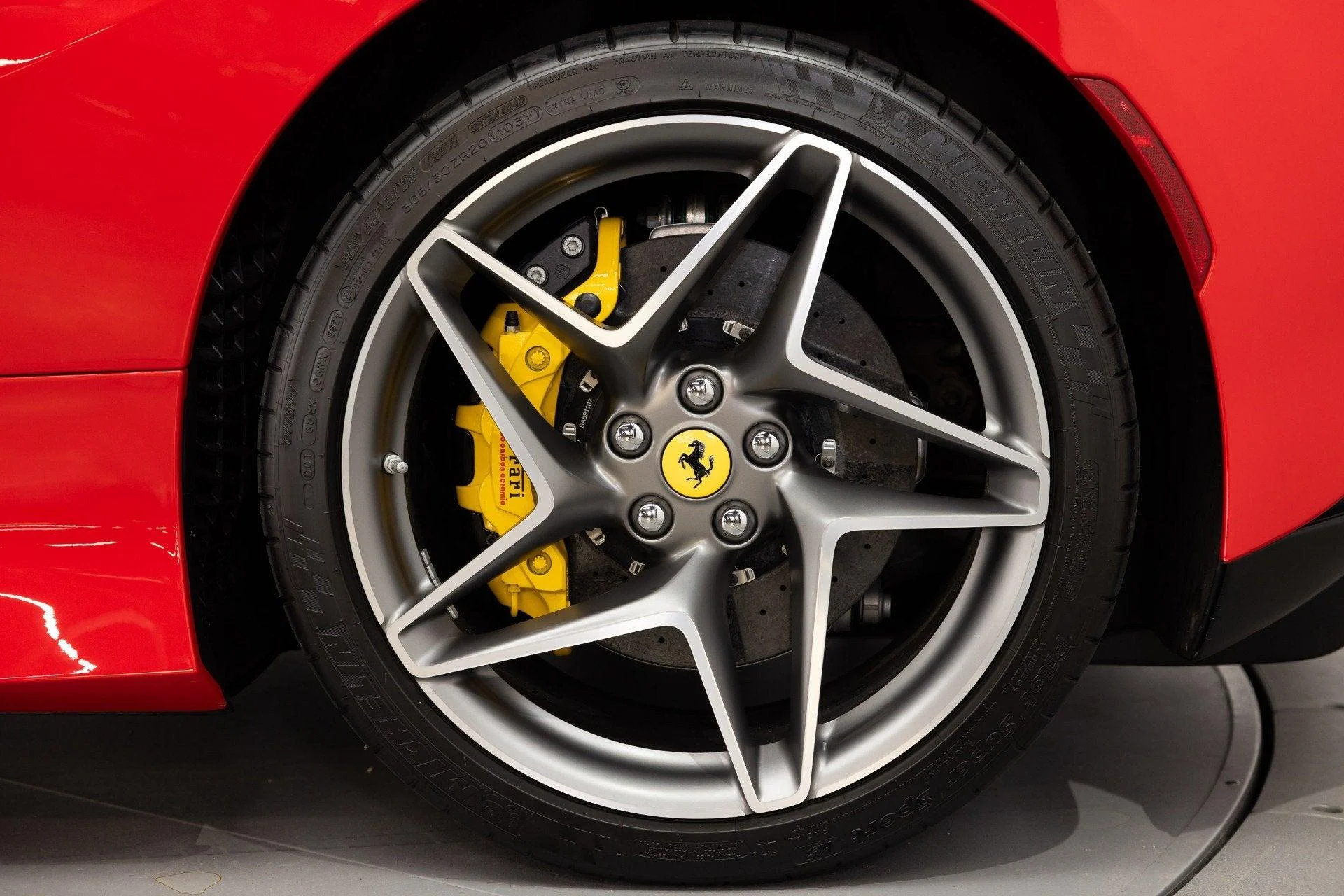mph021_103474916_Used_2021_Ferrari_F8_Spider_1788440815_9cda198b9d