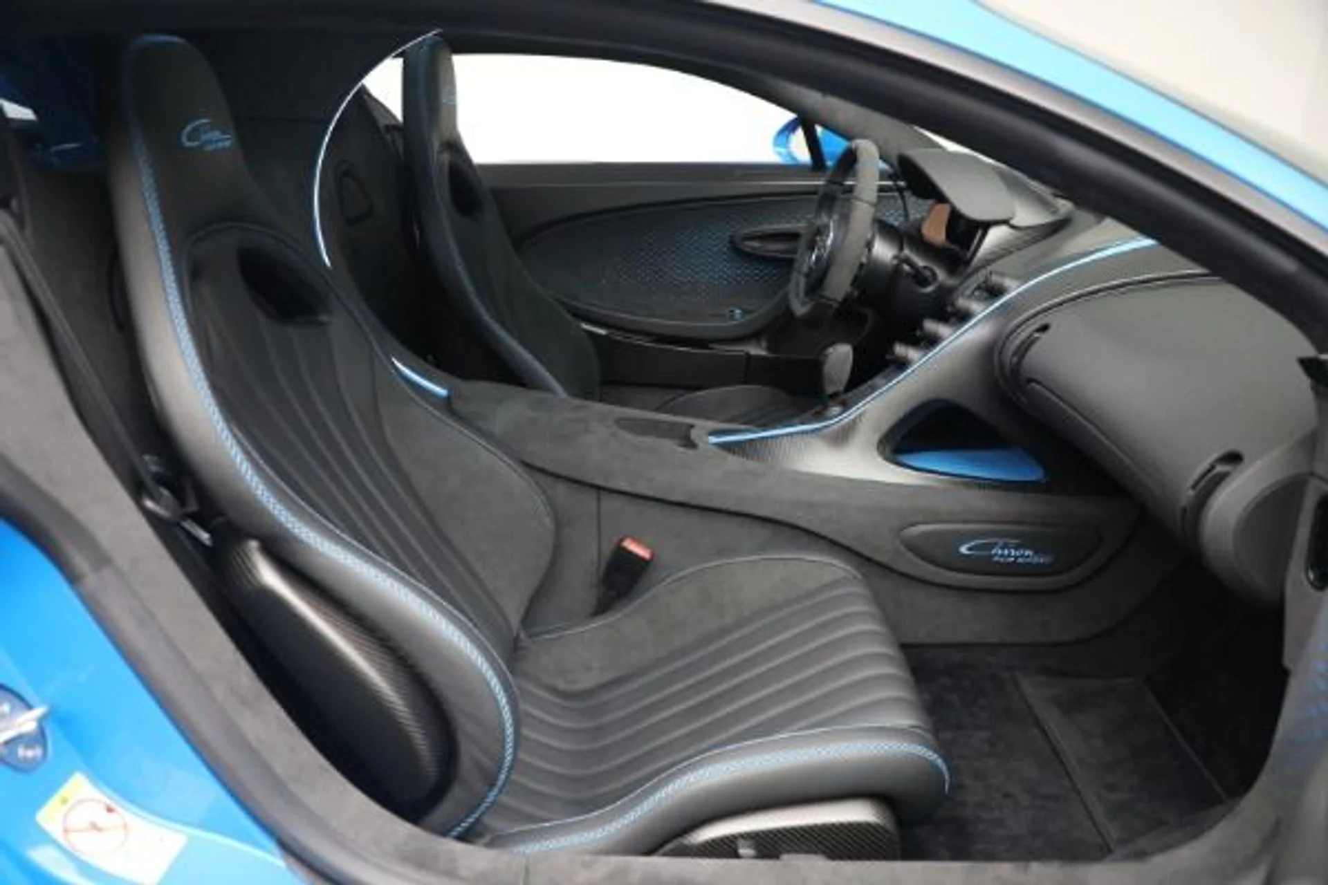 mph021_1041765019_Used_2021_Bugatti_Chiron_Pur_Sport_2e881f6975