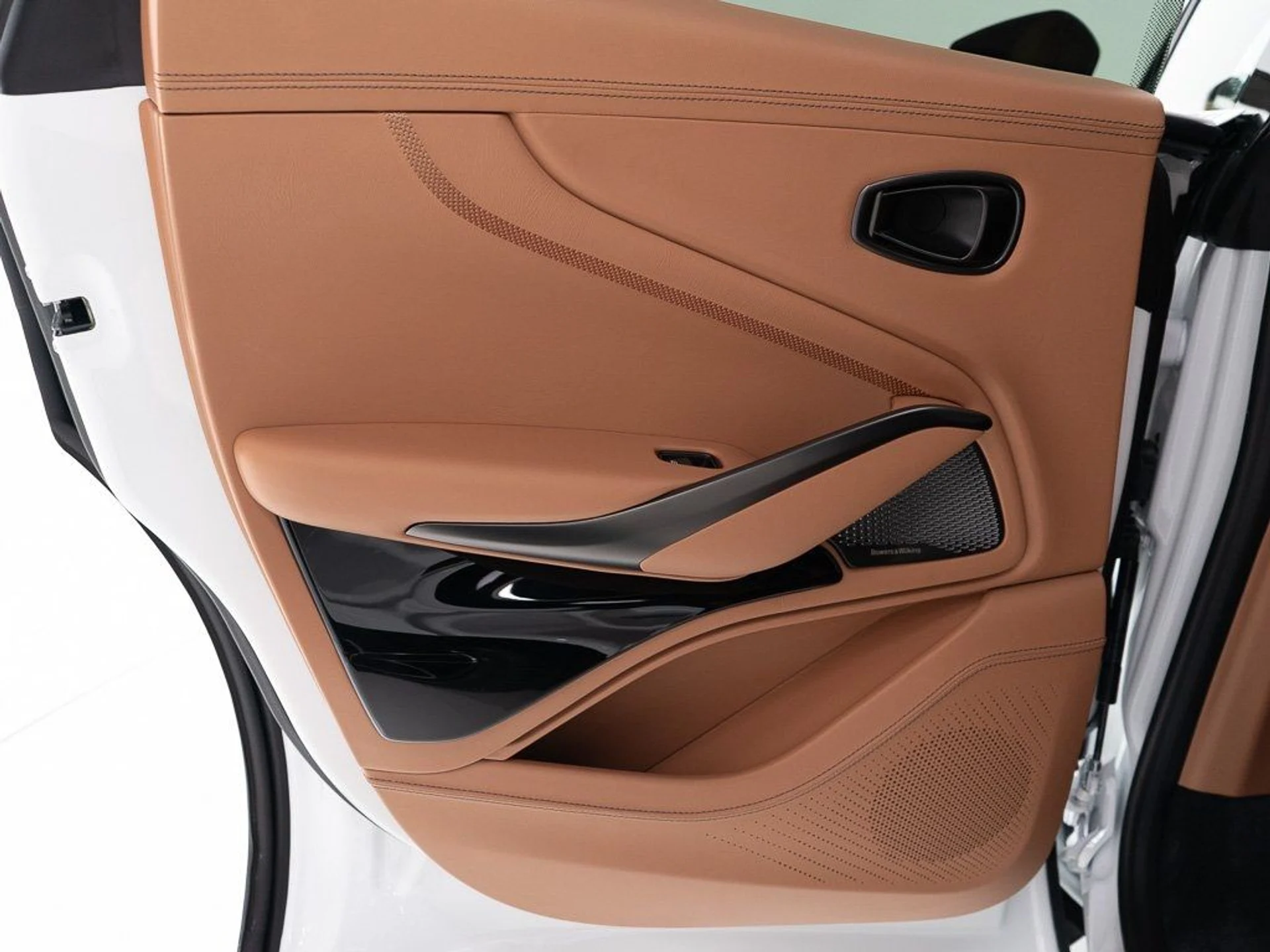 mph021_104917810_5eaaefbc8cd10fc0e0a027d230fa563c_25dd18be57