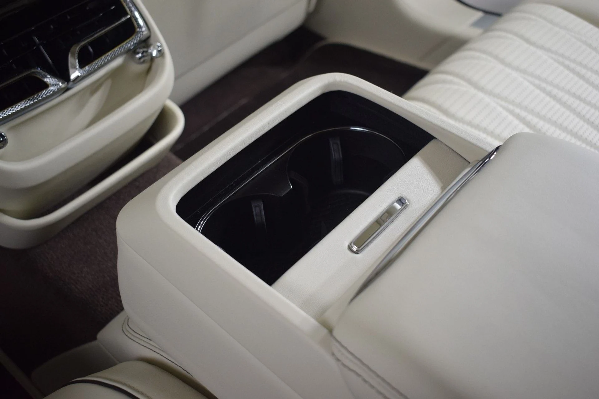 mph021_1060945087_89ec8856199a31329cba635080a2a28cx_1b689b803d