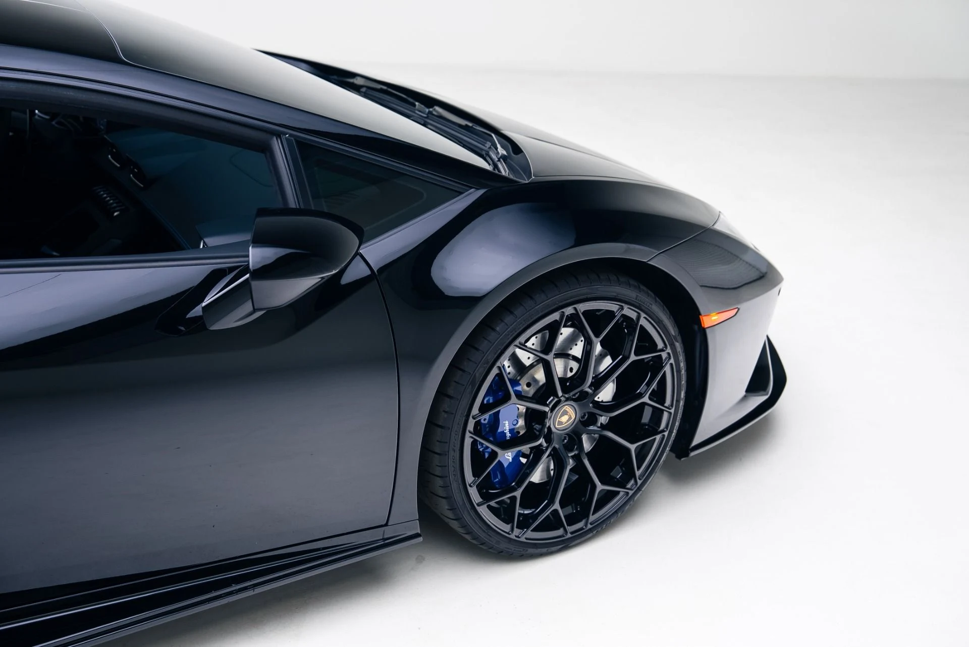 mph021_1066983084_Used_2021_Lamborghini_Huracan_EVO_1765497065_a8788d5657