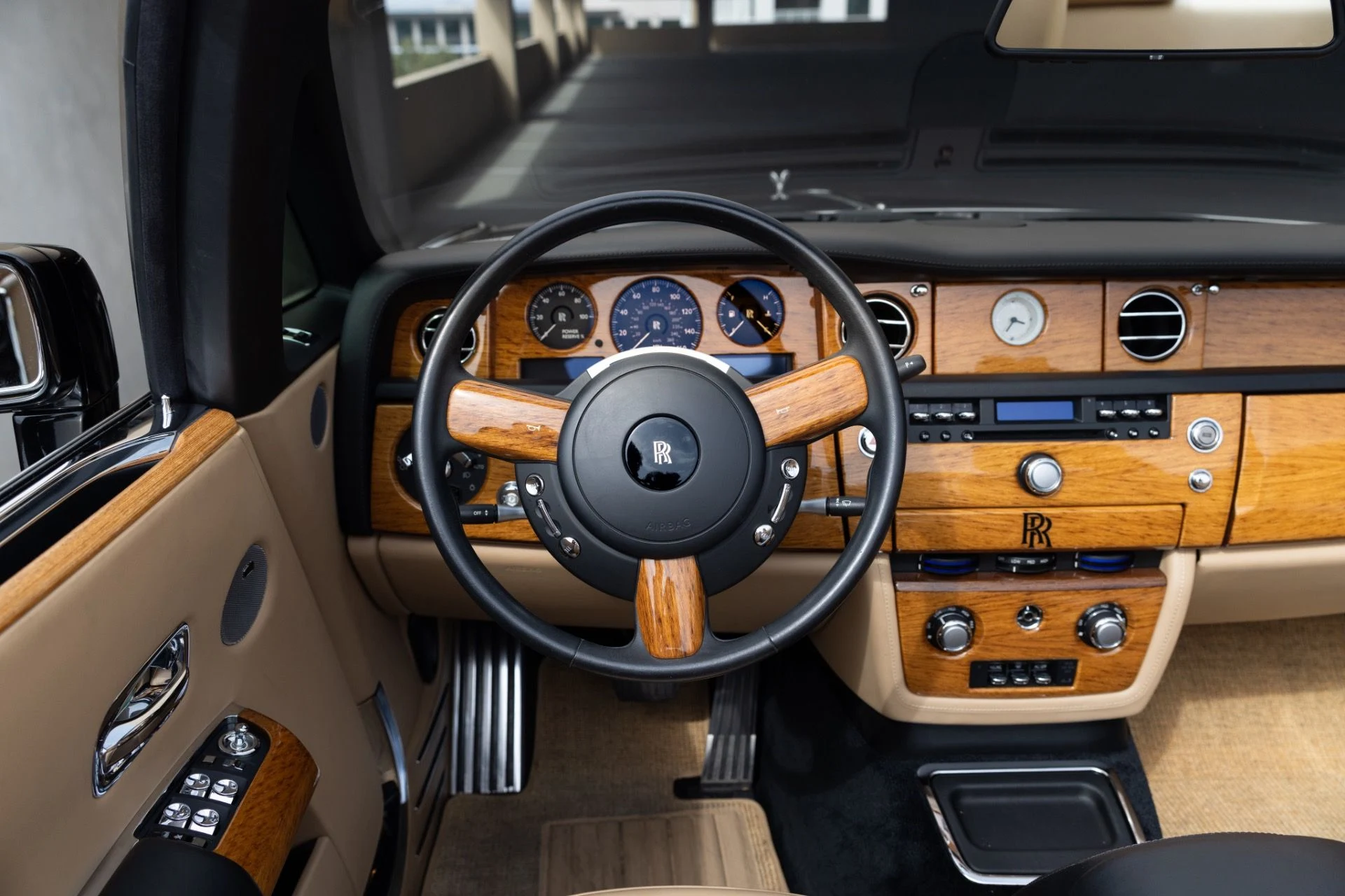 mph021_1067814099_Used_2009_Rolls_Royce_Phantom_Drophead_Coupe_1775064156_f2e0be60d7